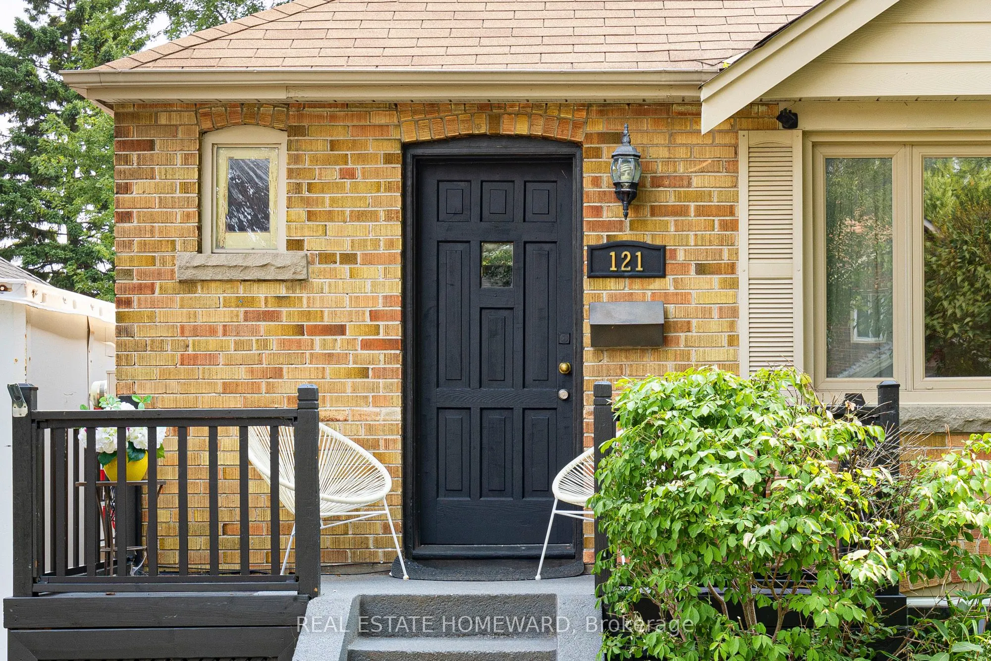 121 Sandown Avenue