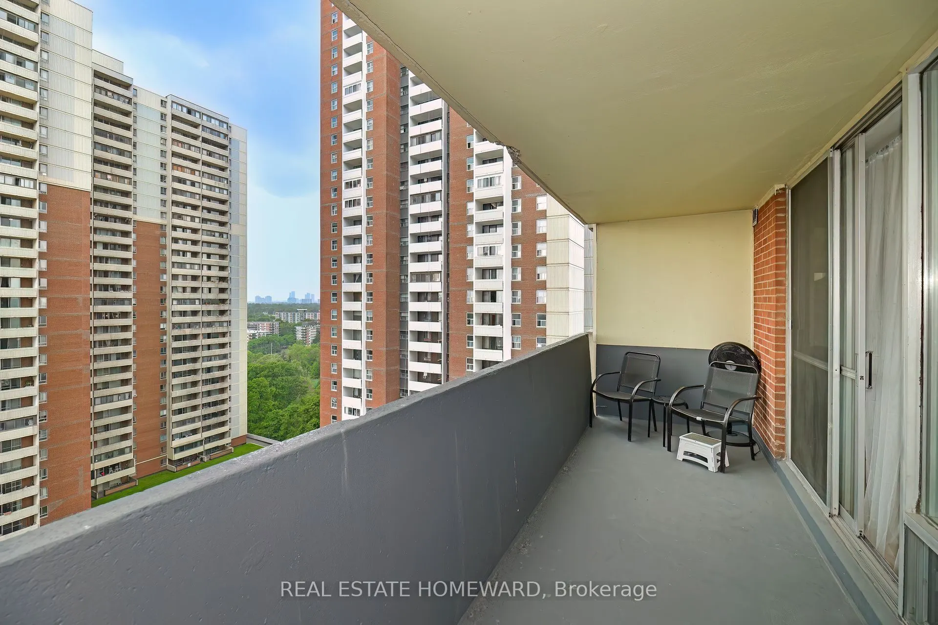 5 Massey Square, #1503