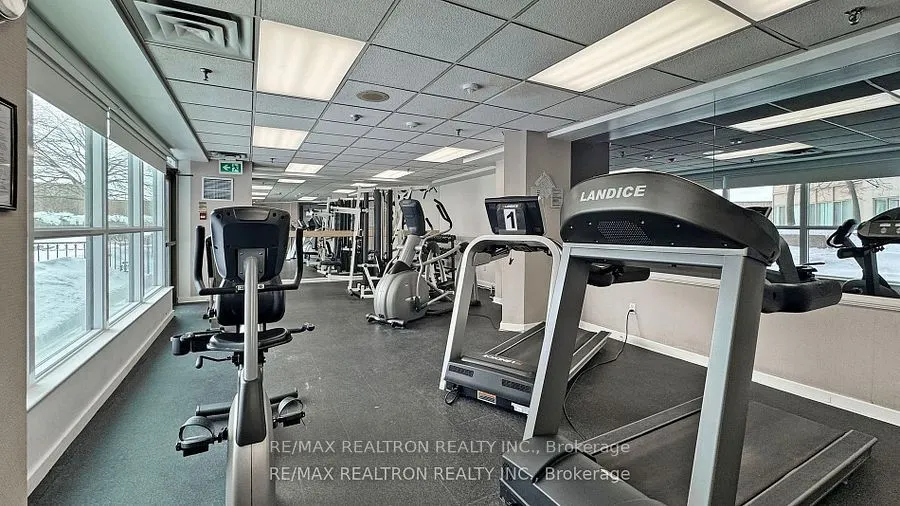 3233 Eglinton Avenue E, #402