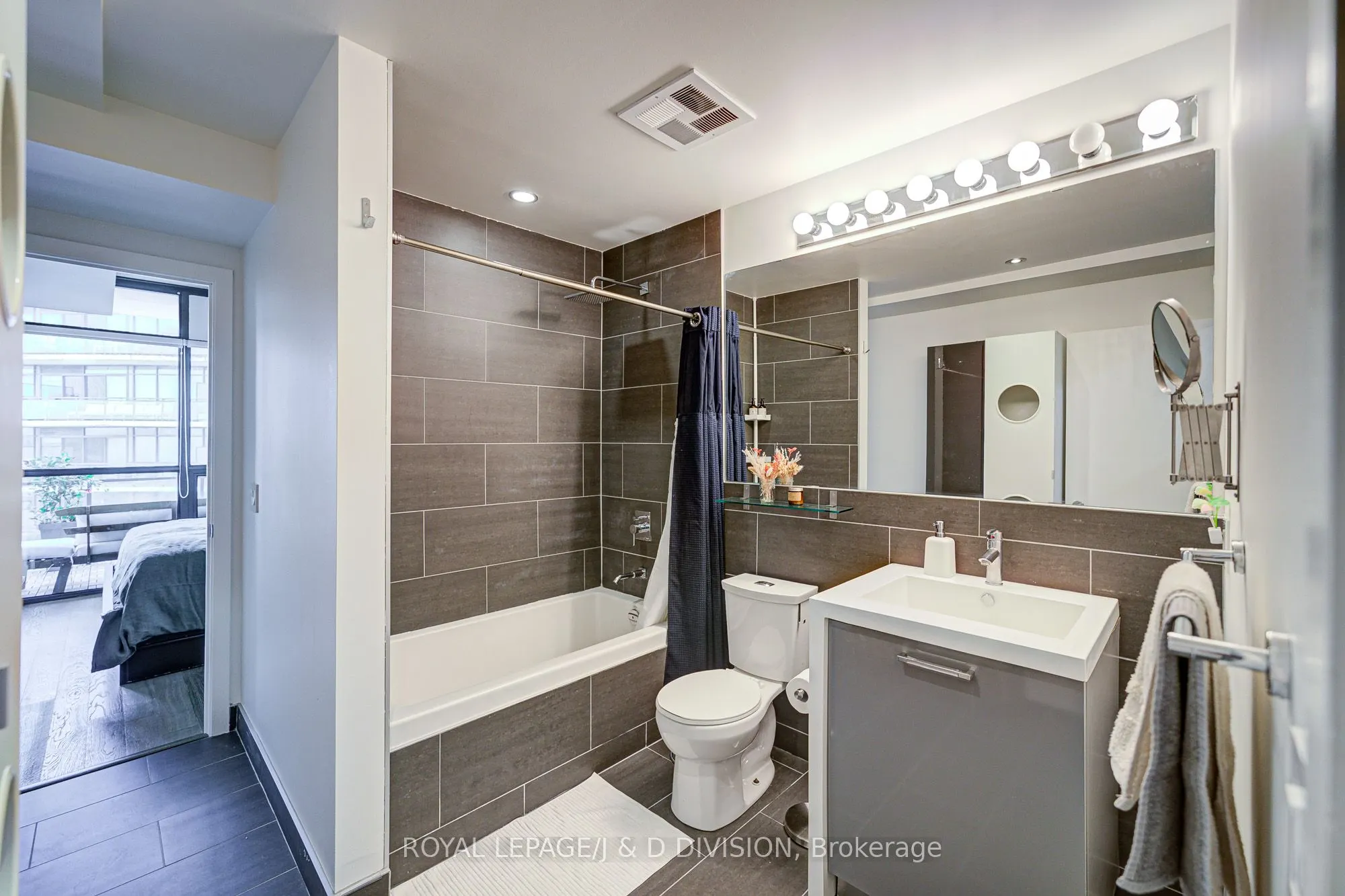 1201 Dundas Street E, #810