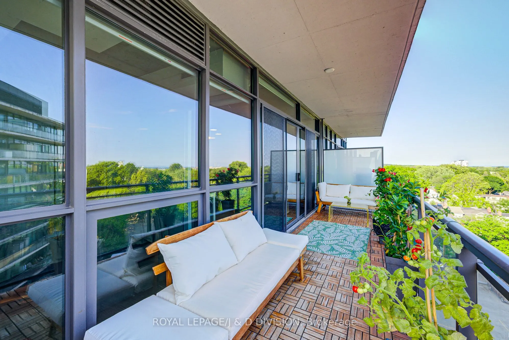 1201 Dundas Street E, #810