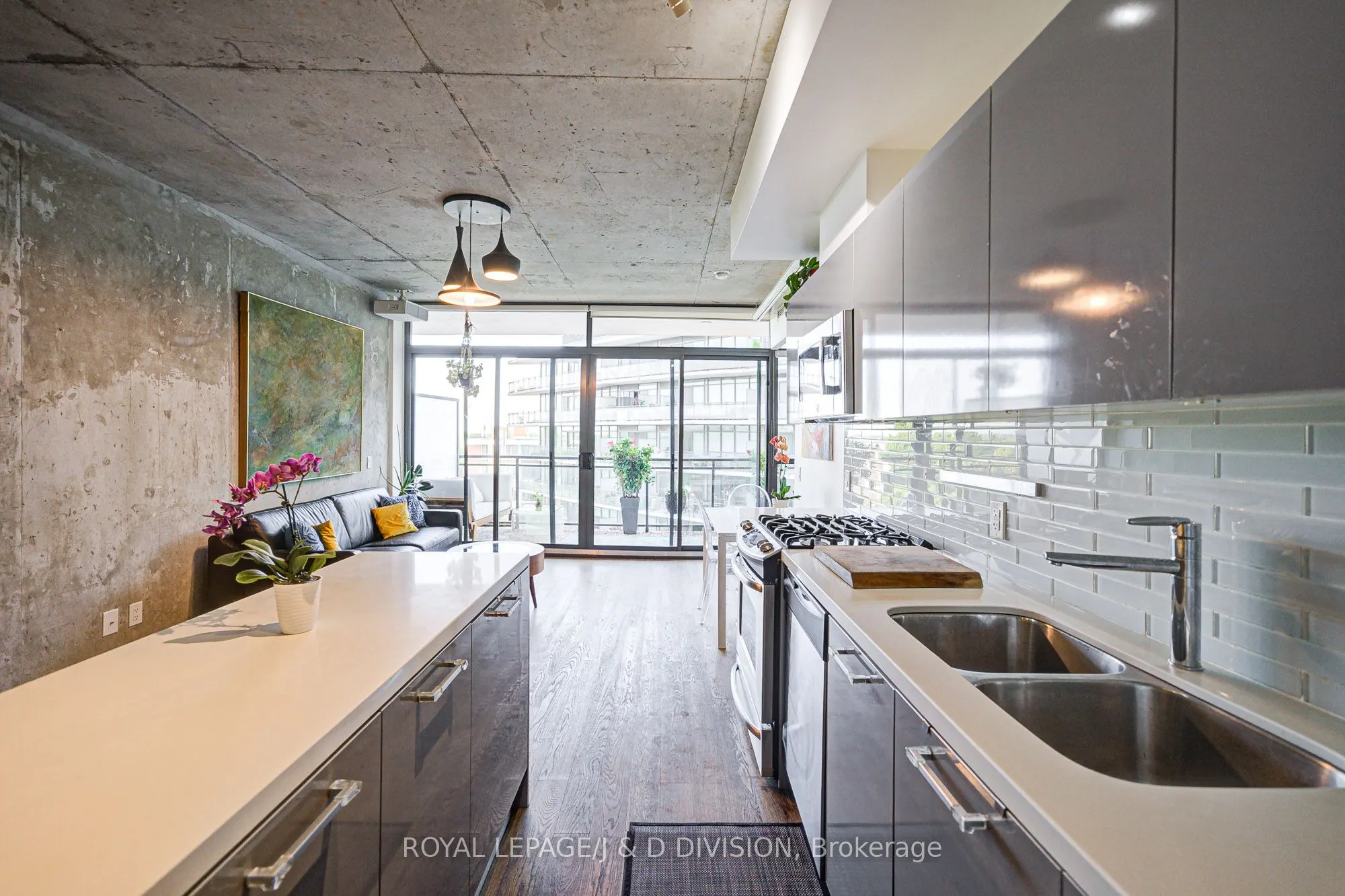 1201 Dundas Street E, #810