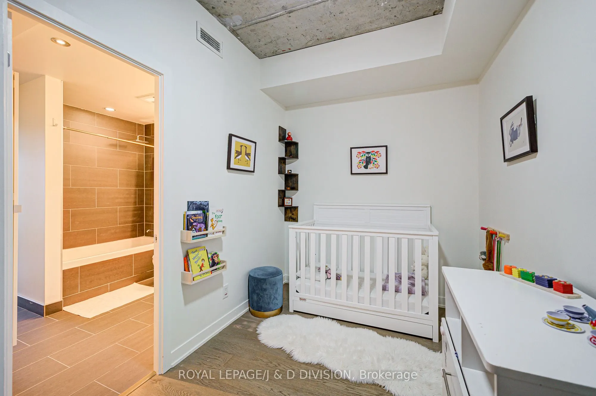 1201 Dundas Street E, #810