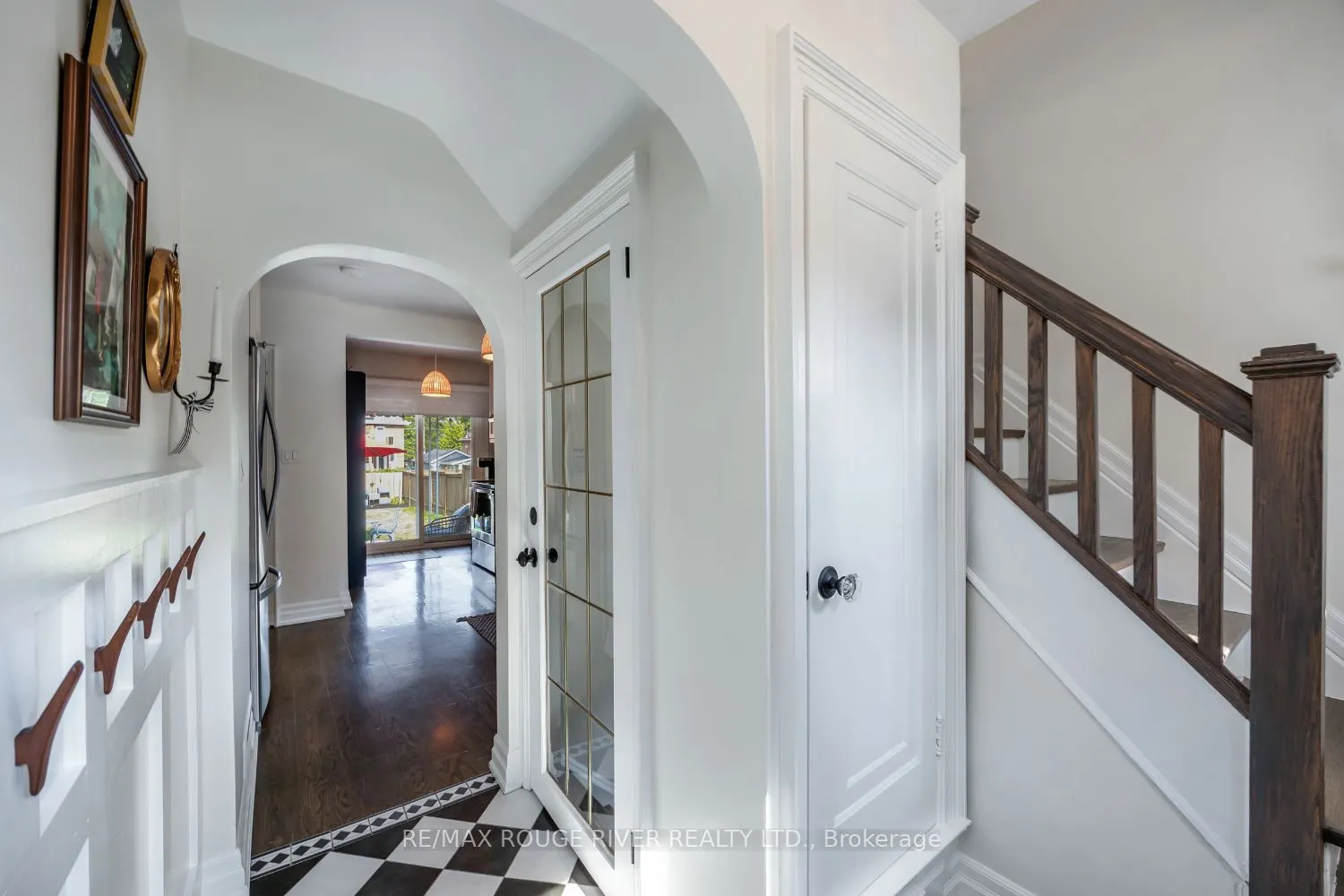 345 Masson Street