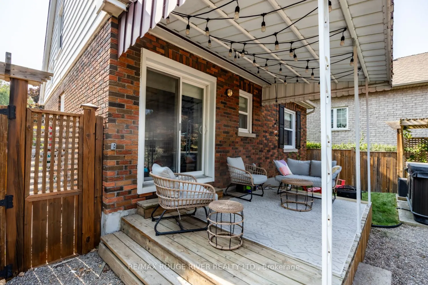 345 Masson Street