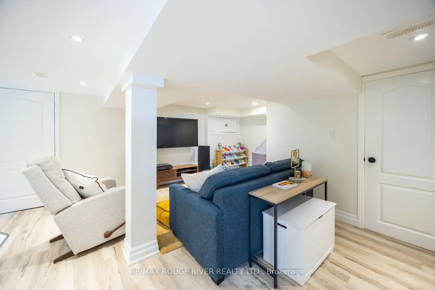 345 Masson Street