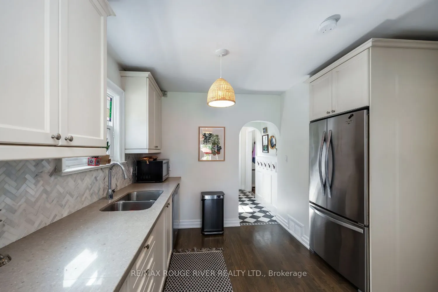 345 Masson Street