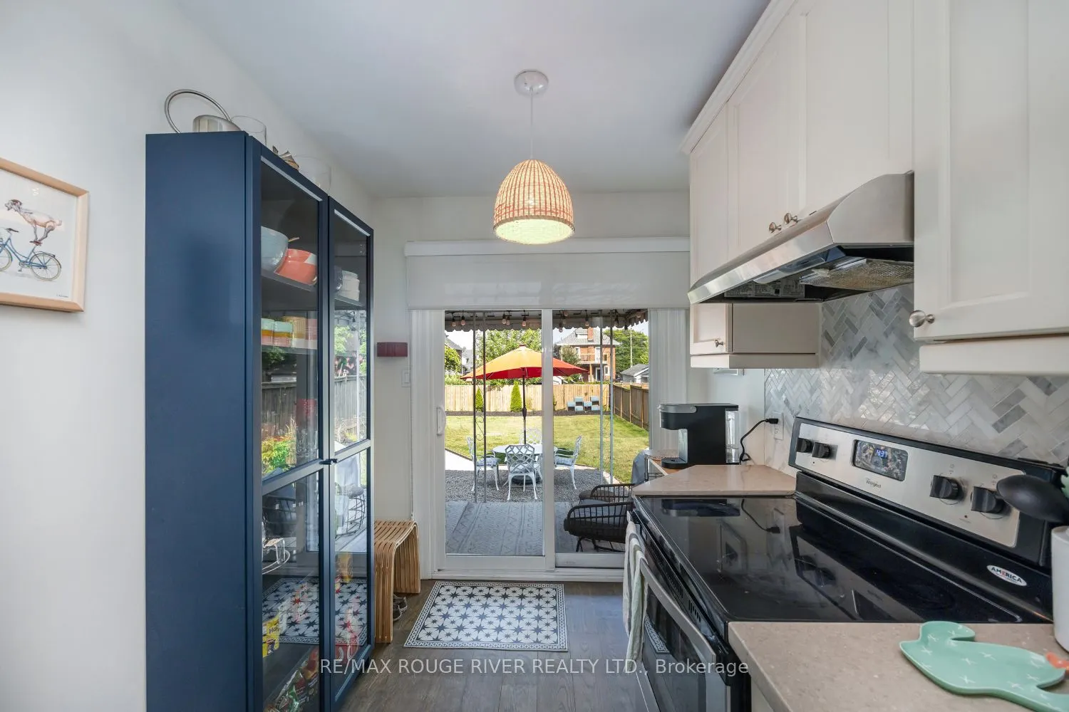 345 Masson Street