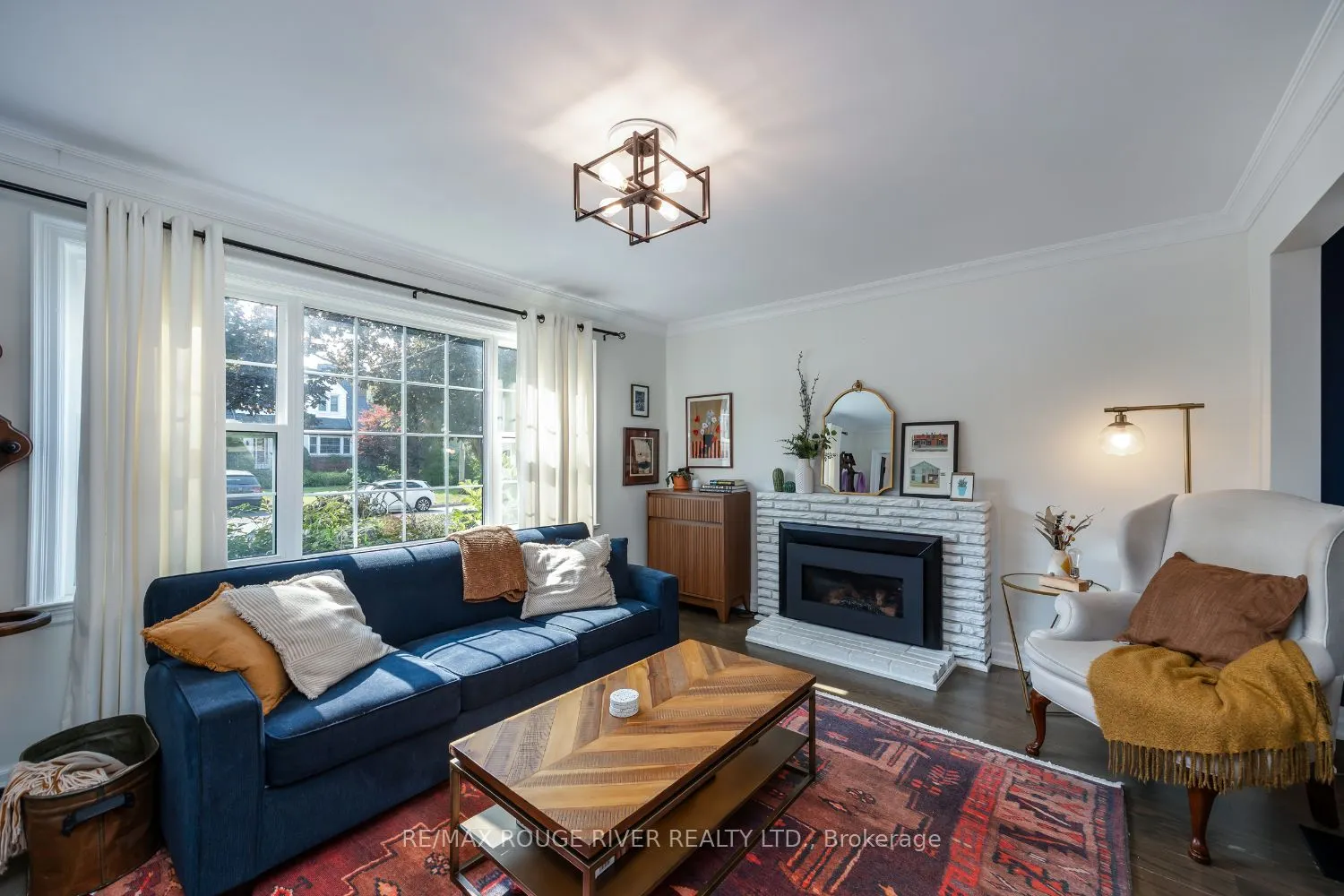 345 Masson Street