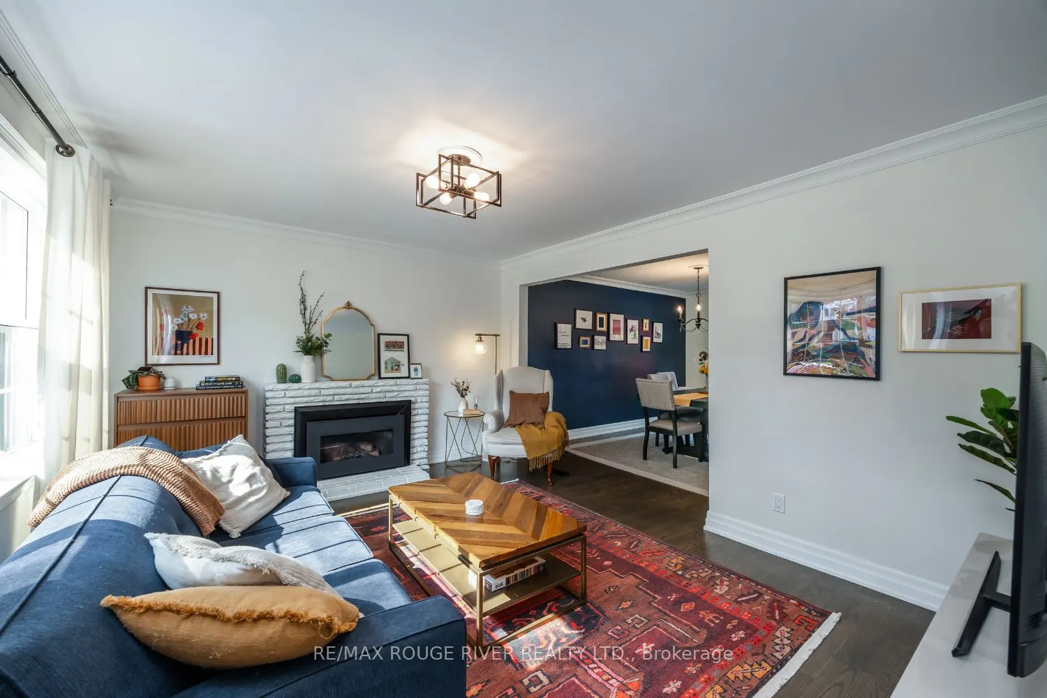 345 Masson Street