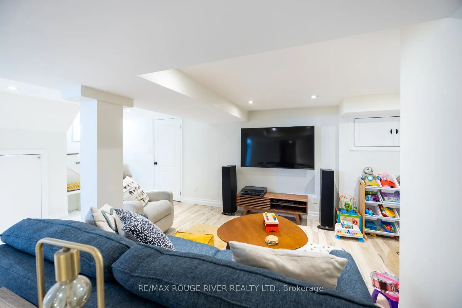 345 Masson Street