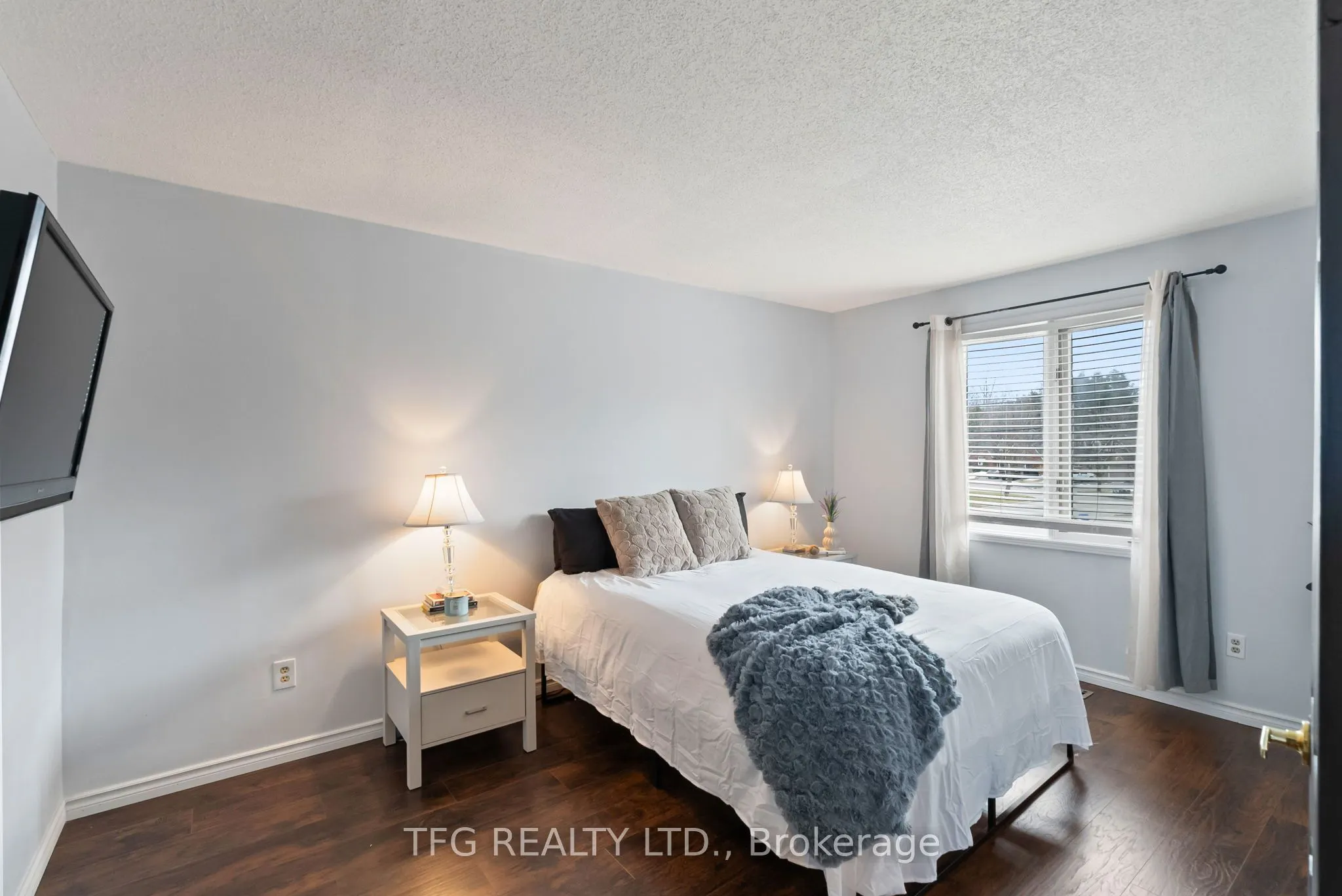 2 Goldpine Avenue