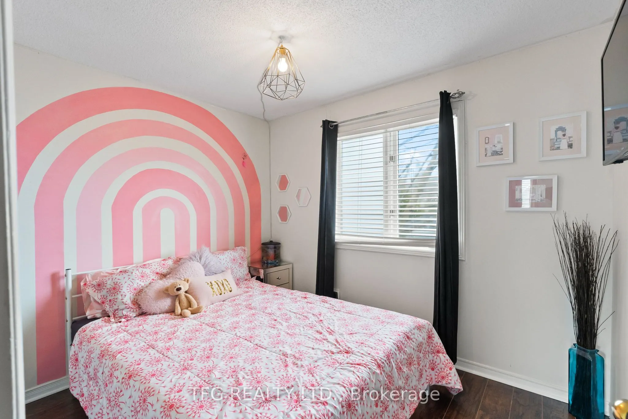 2 Goldpine Avenue