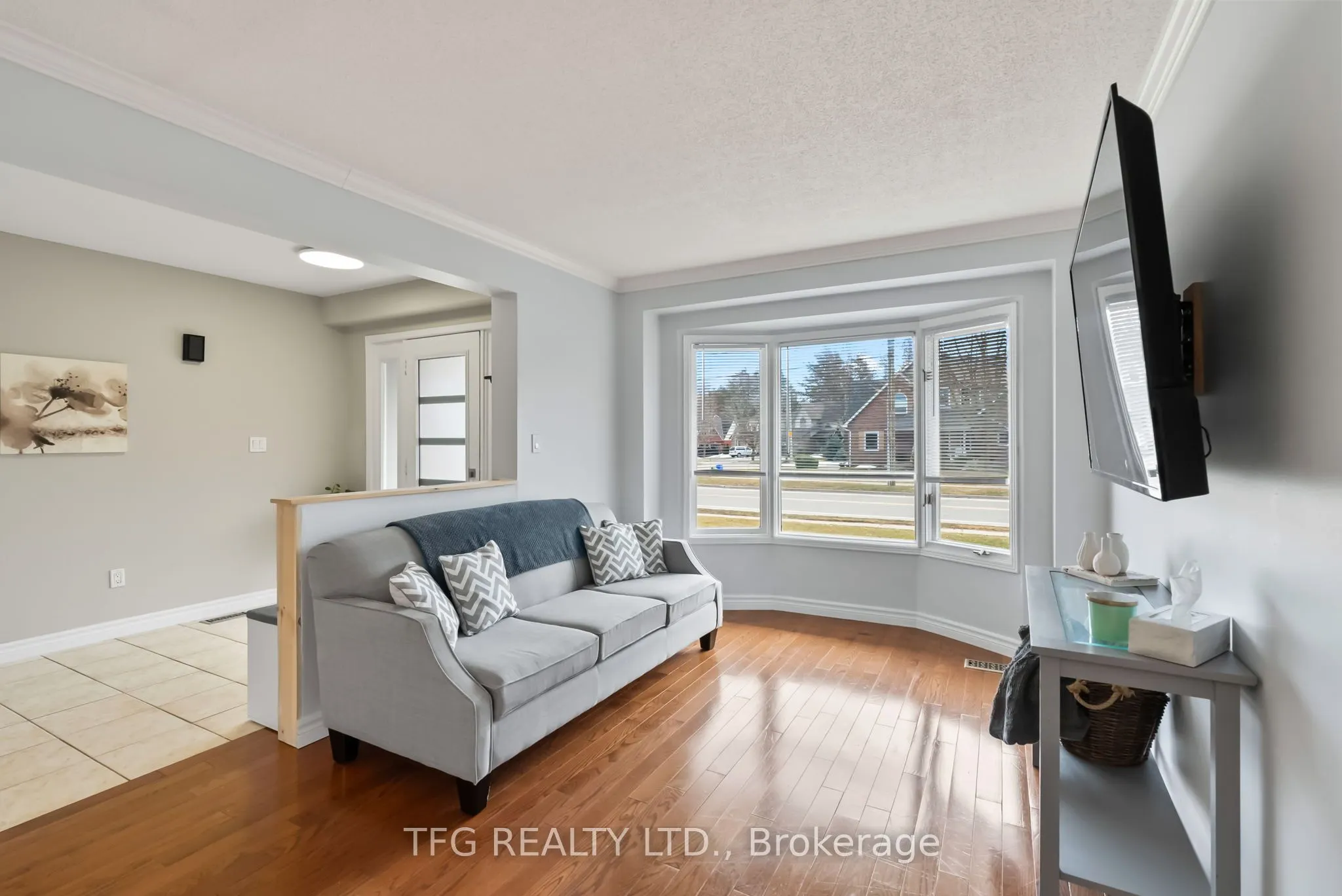 2 Goldpine Avenue