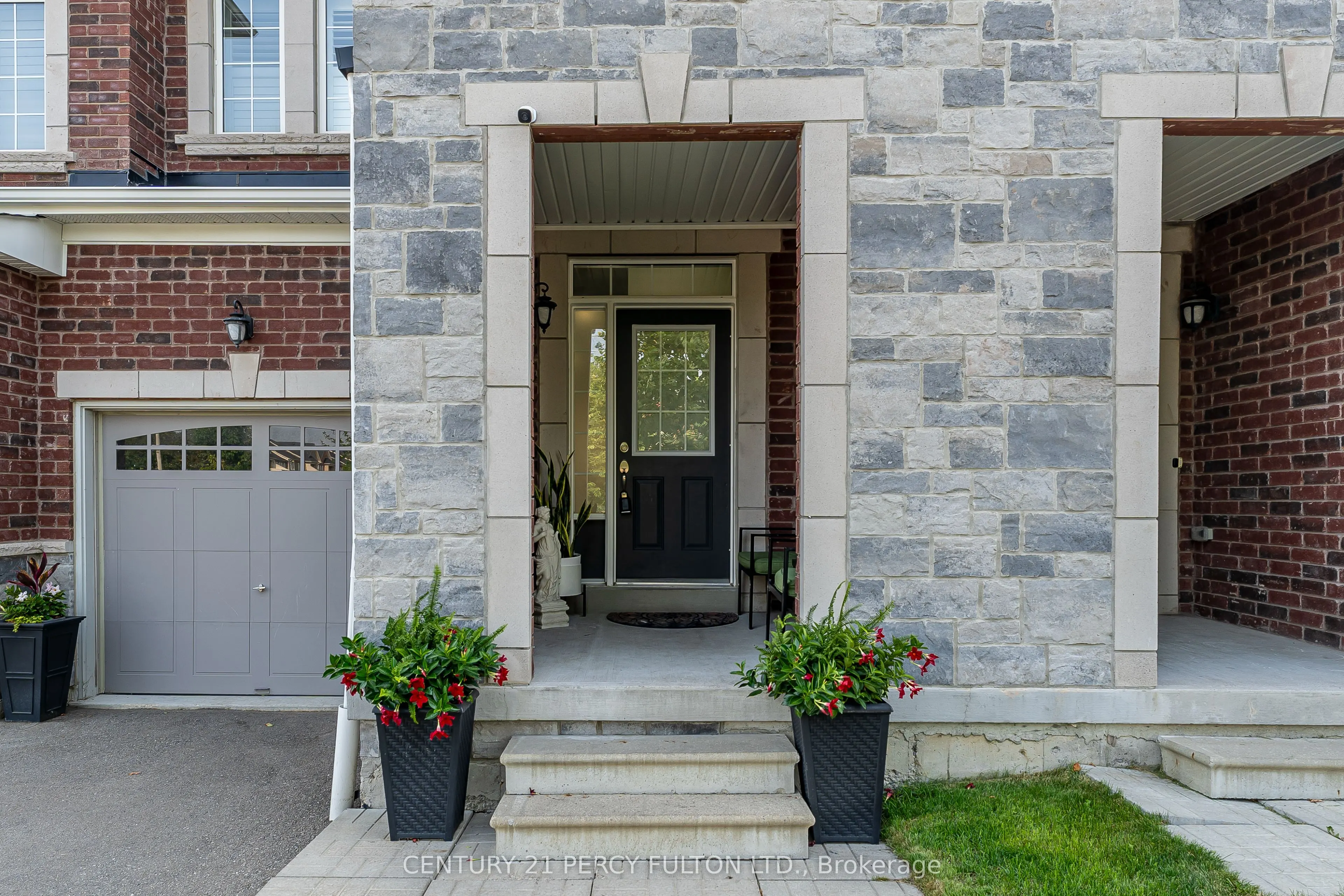 49 Rimrock Crescent