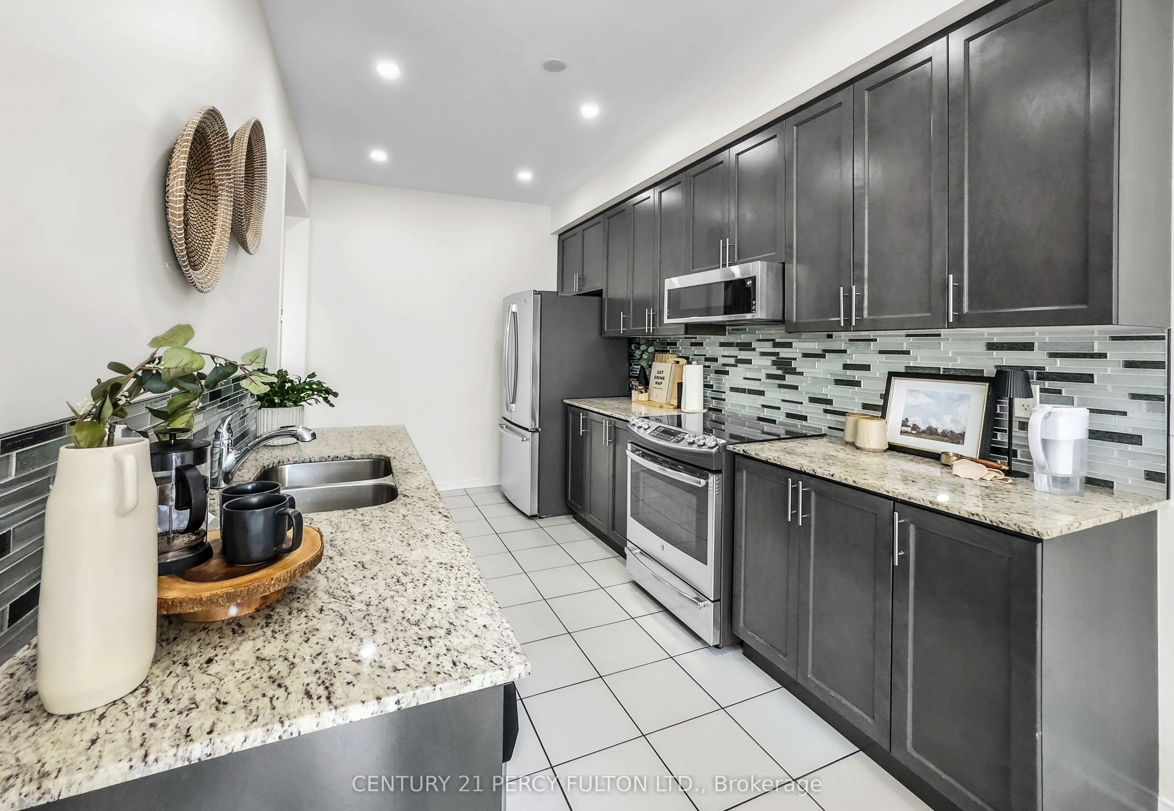 49 Rimrock Crescent
