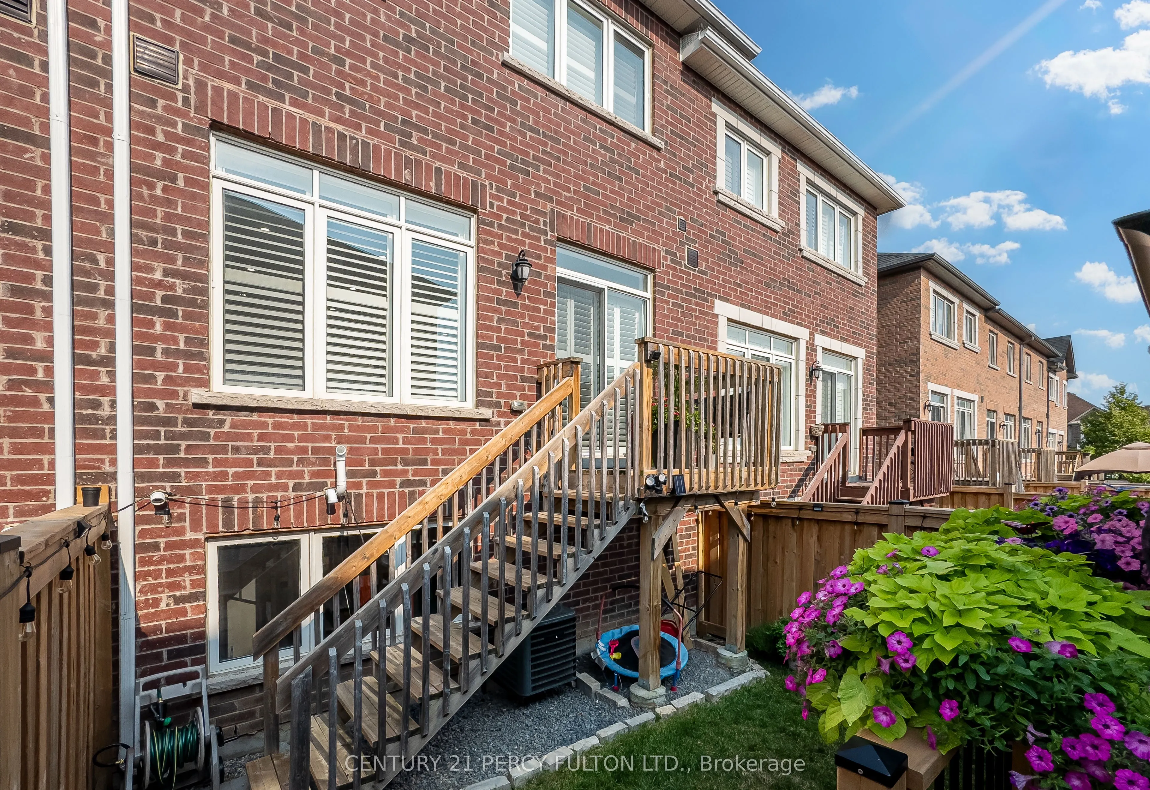 49 Rimrock Crescent