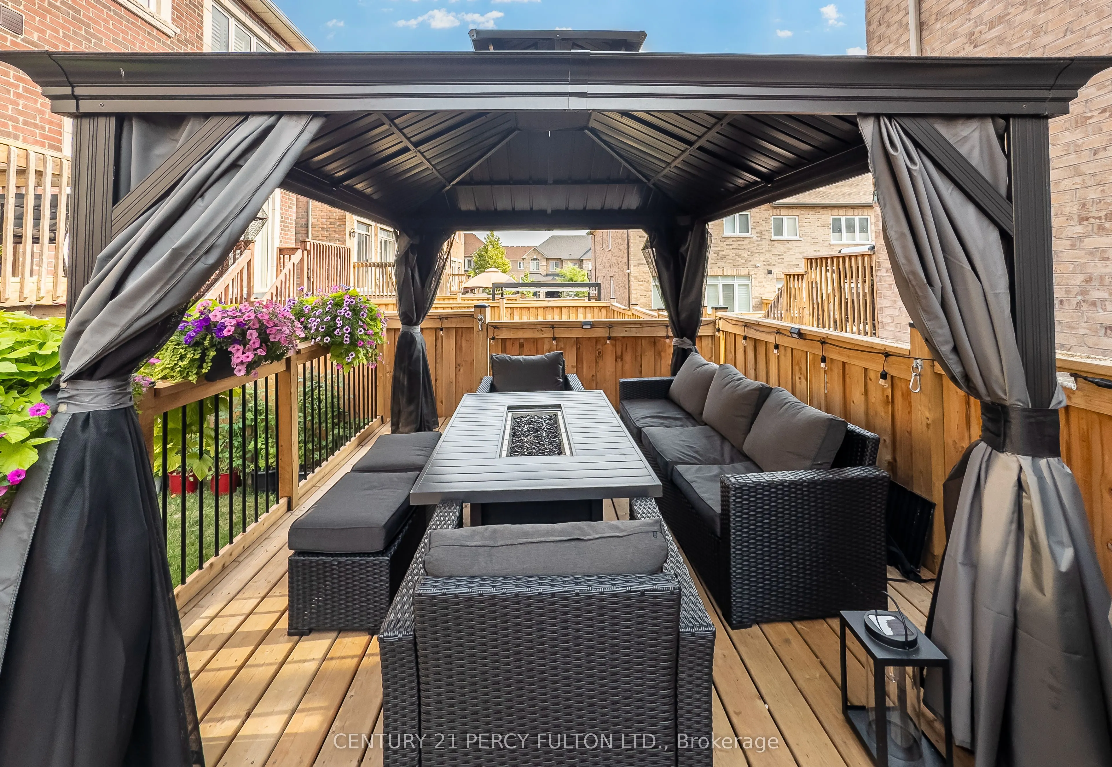 49 Rimrock Crescent