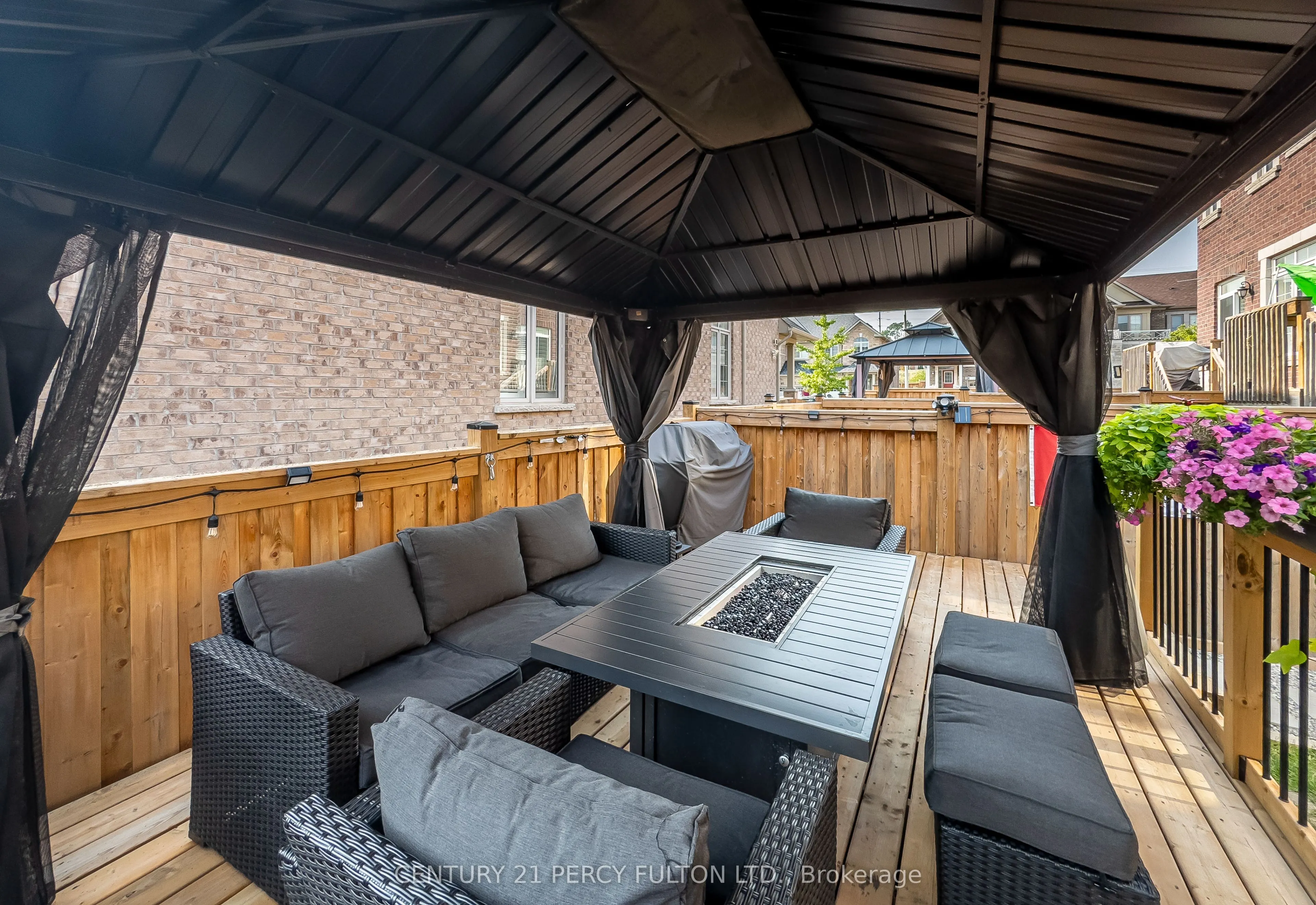 49 Rimrock Crescent