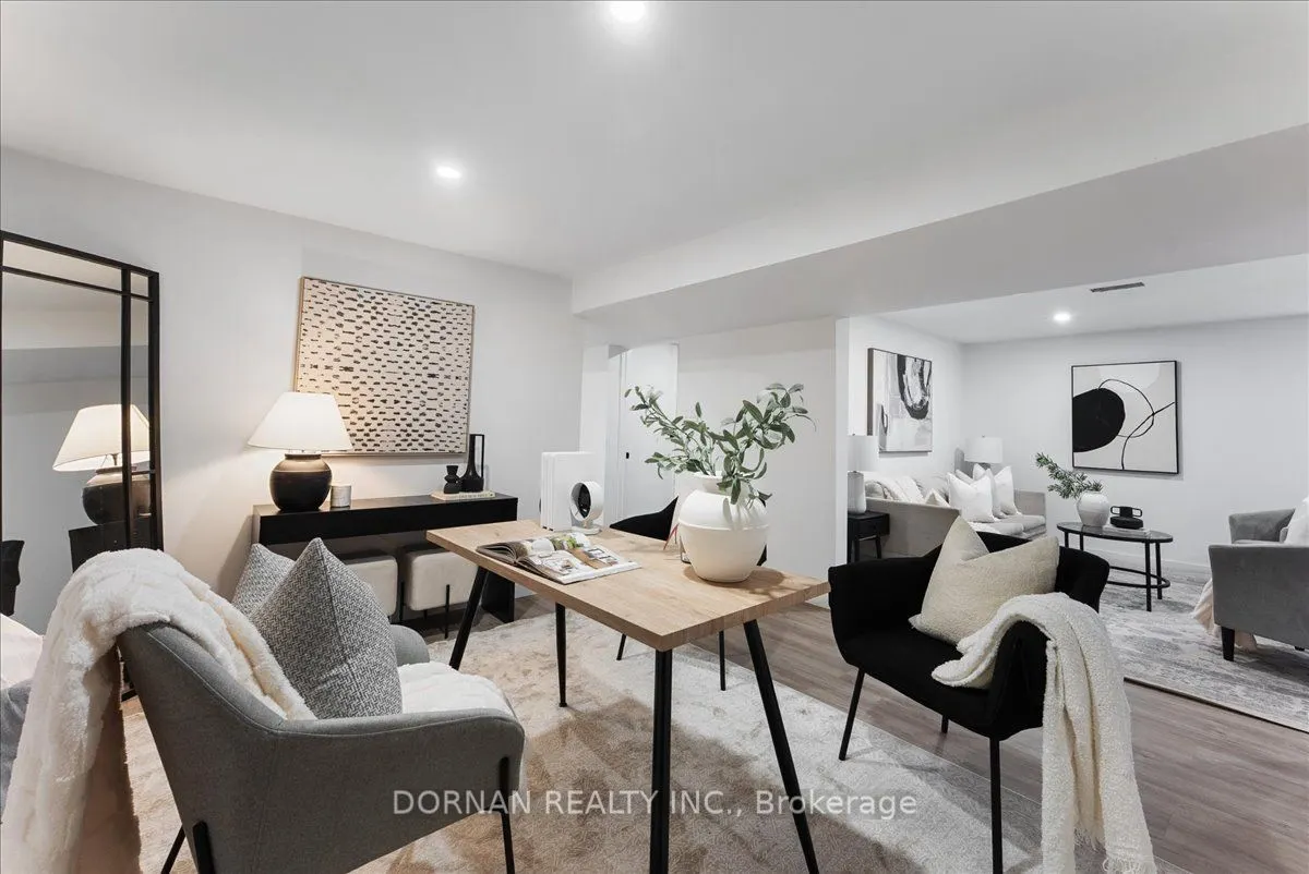 394 Rossland Road E