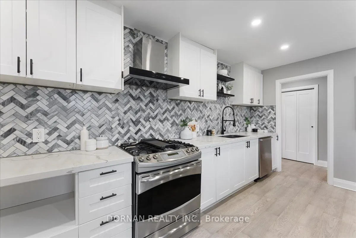 394 Rossland Road E