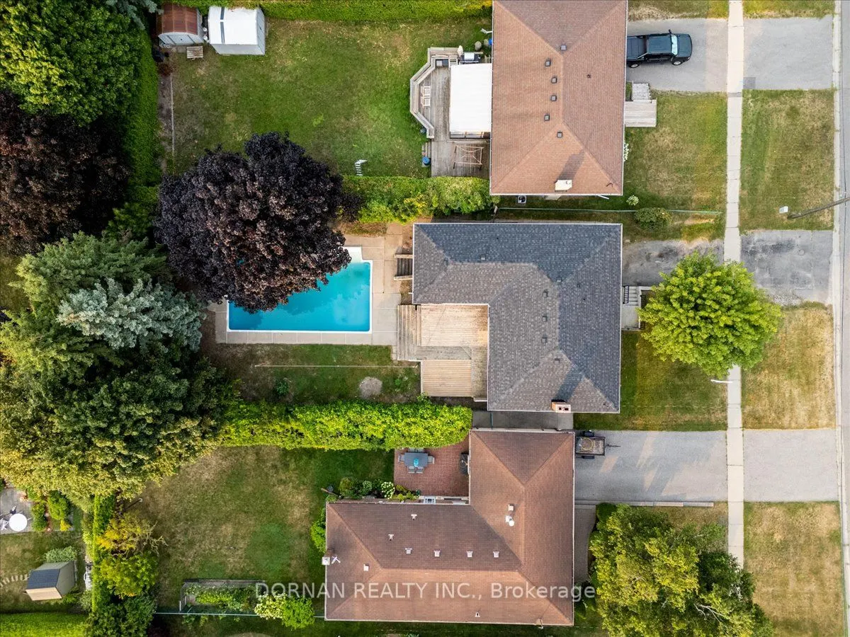 394 Rossland Road E