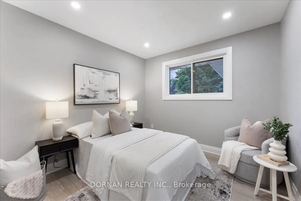 394 Rossland Road E