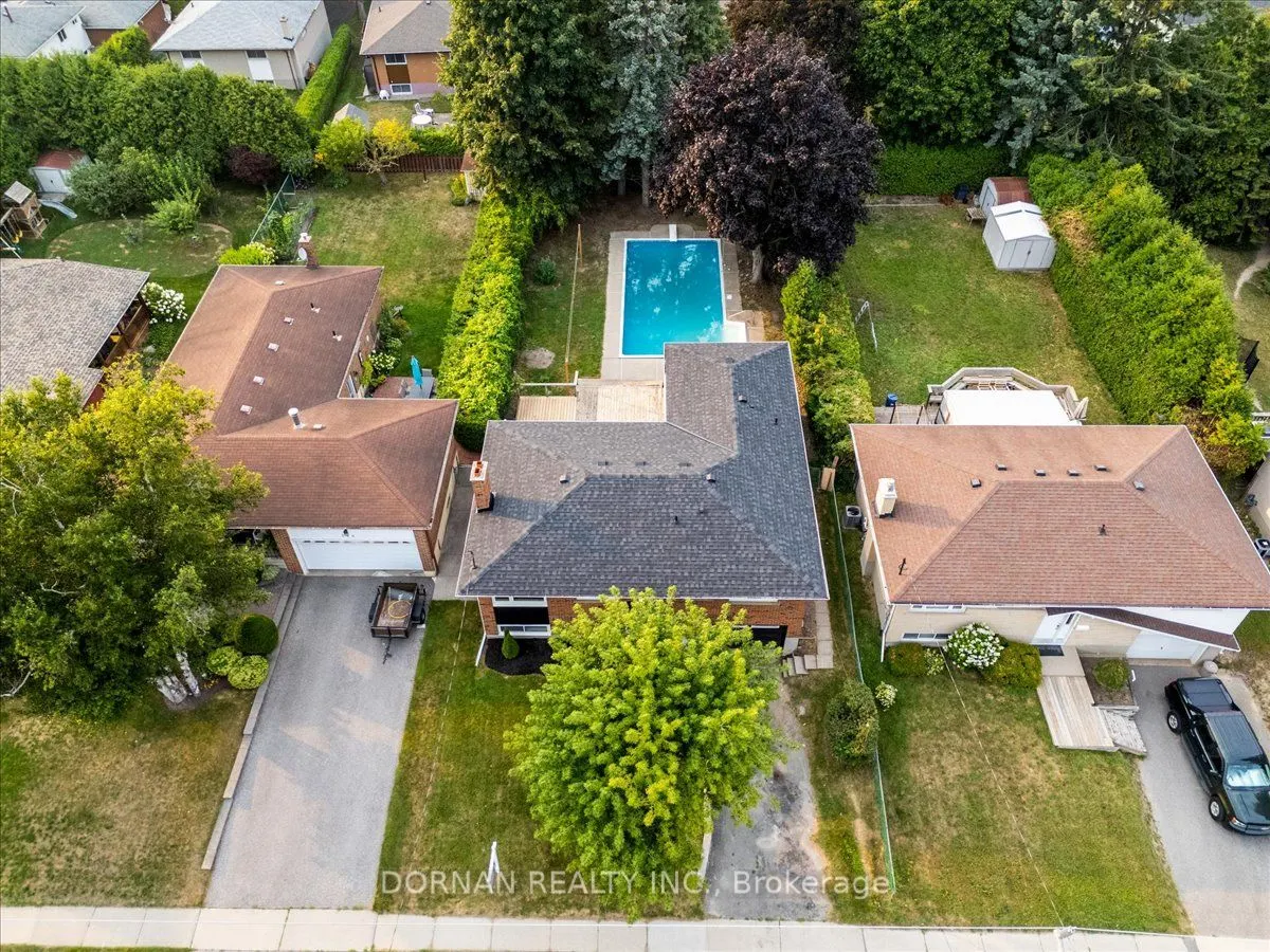 394 Rossland Road E