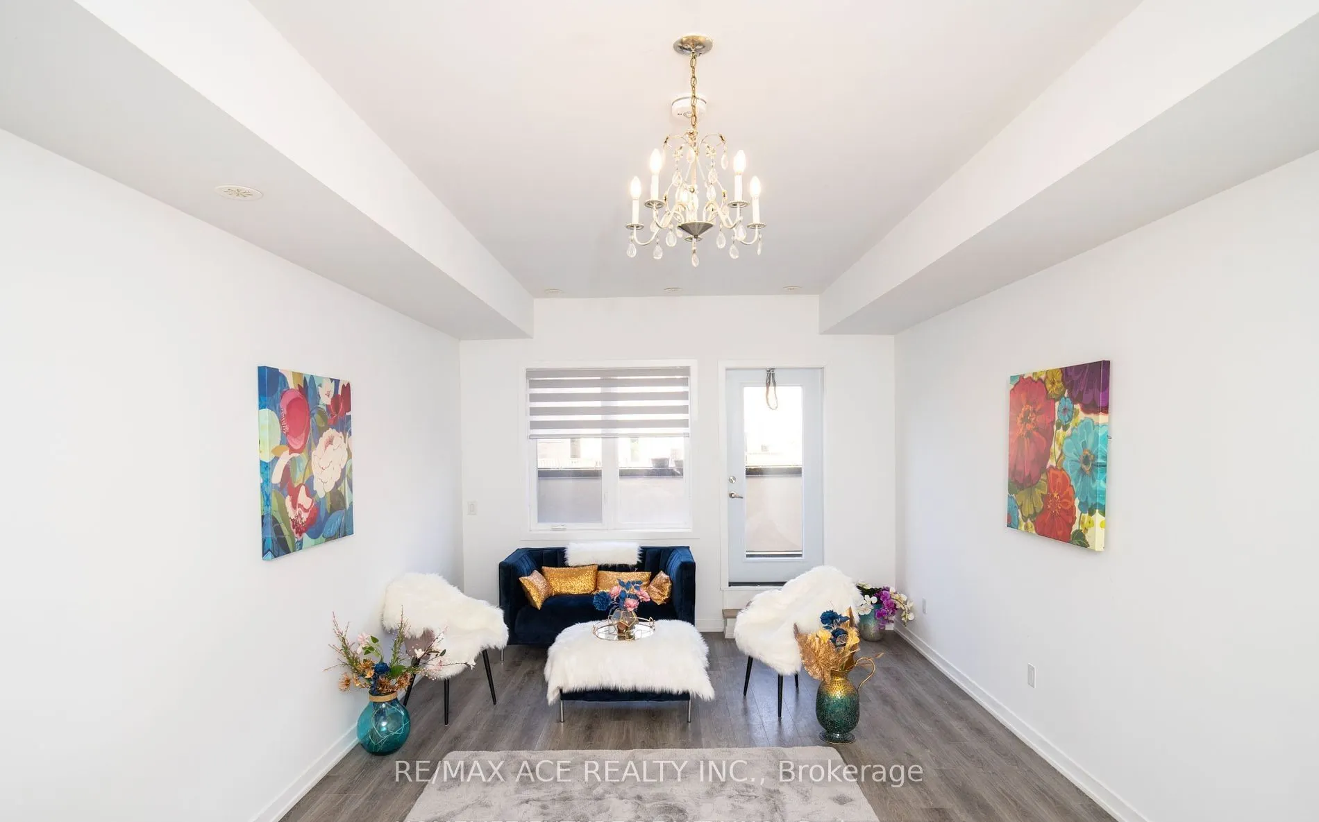 3686 St Clair Avenue E #105