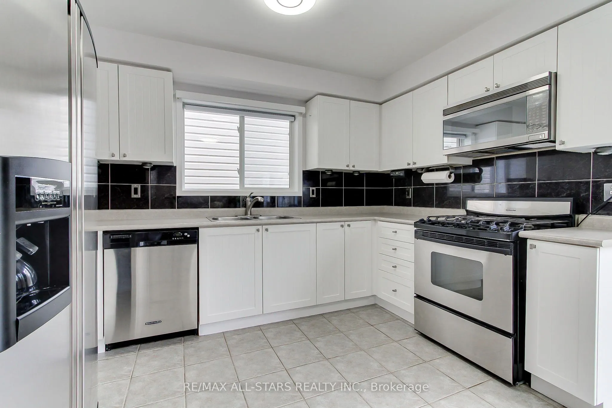 85 Handley Crescent