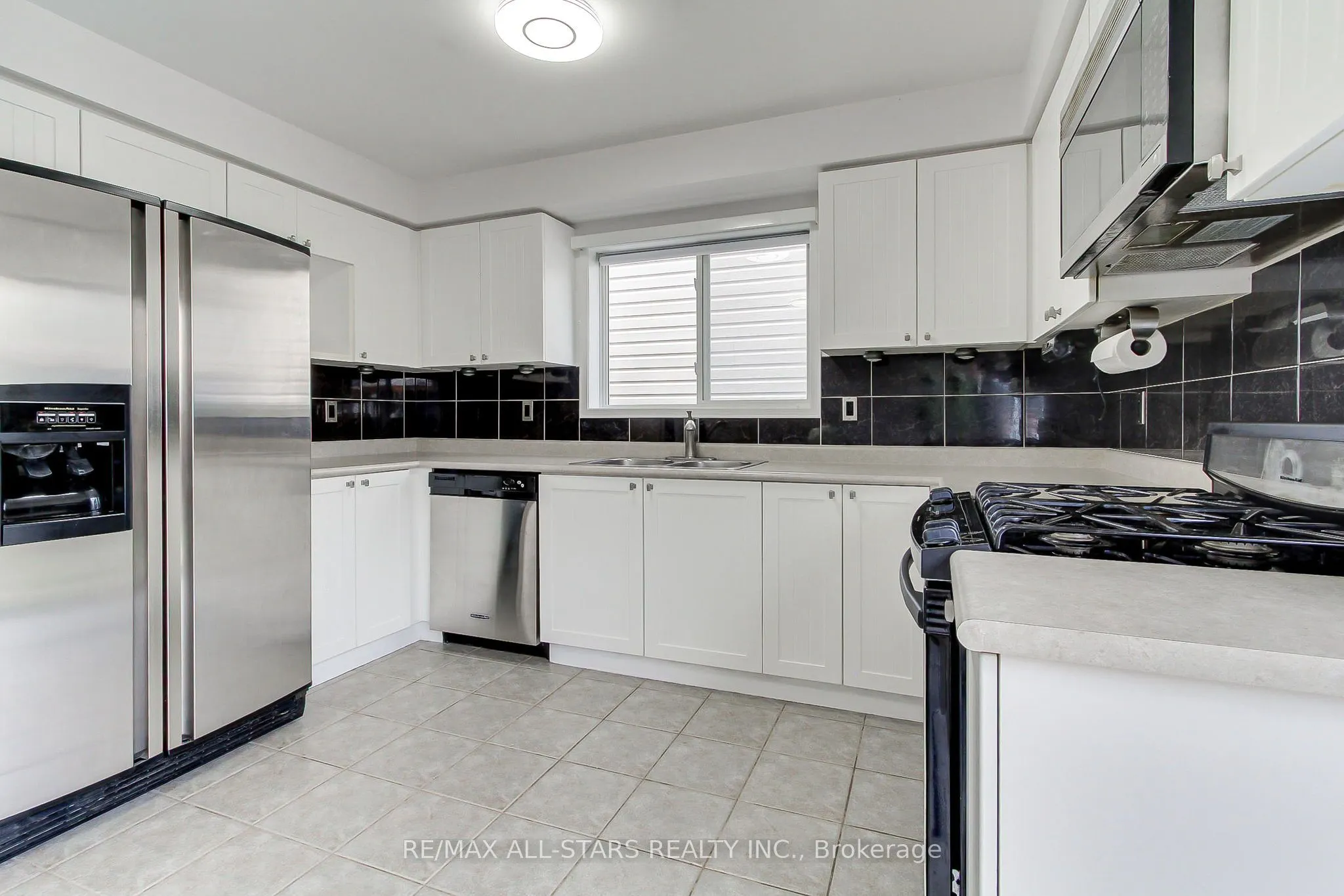 85 Handley Crescent
