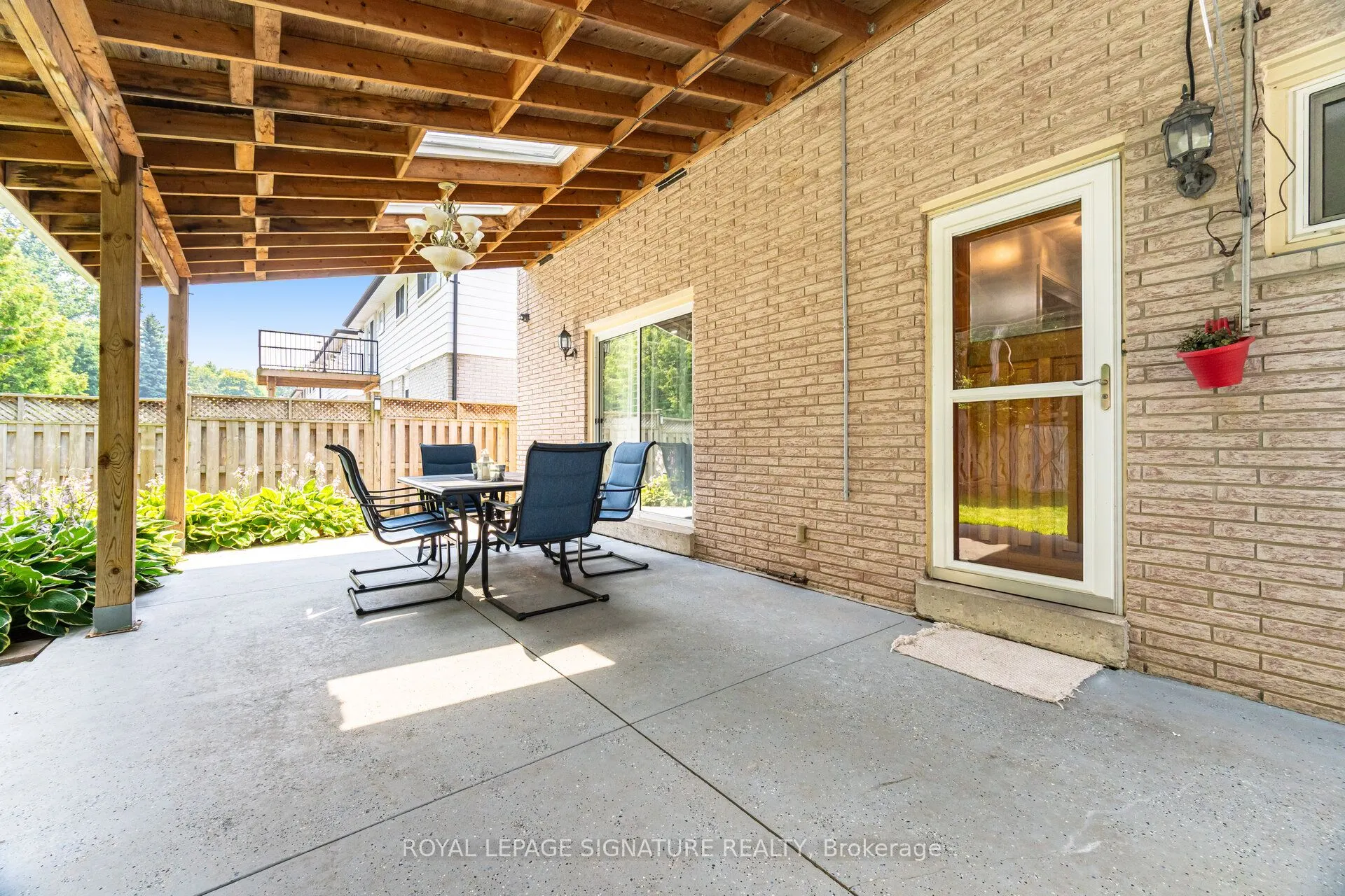 574 Antigua Crescent