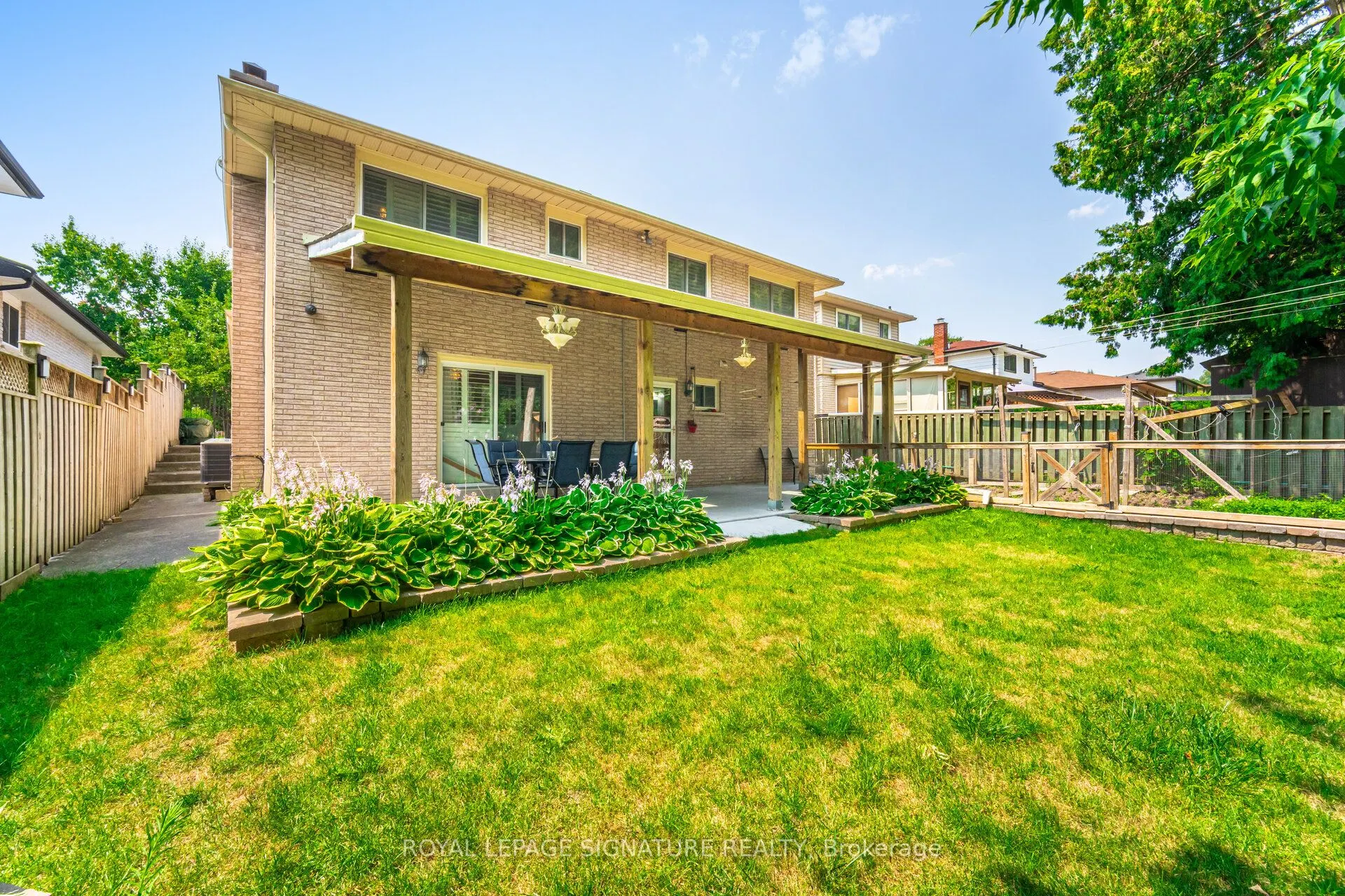 574 Antigua Crescent
