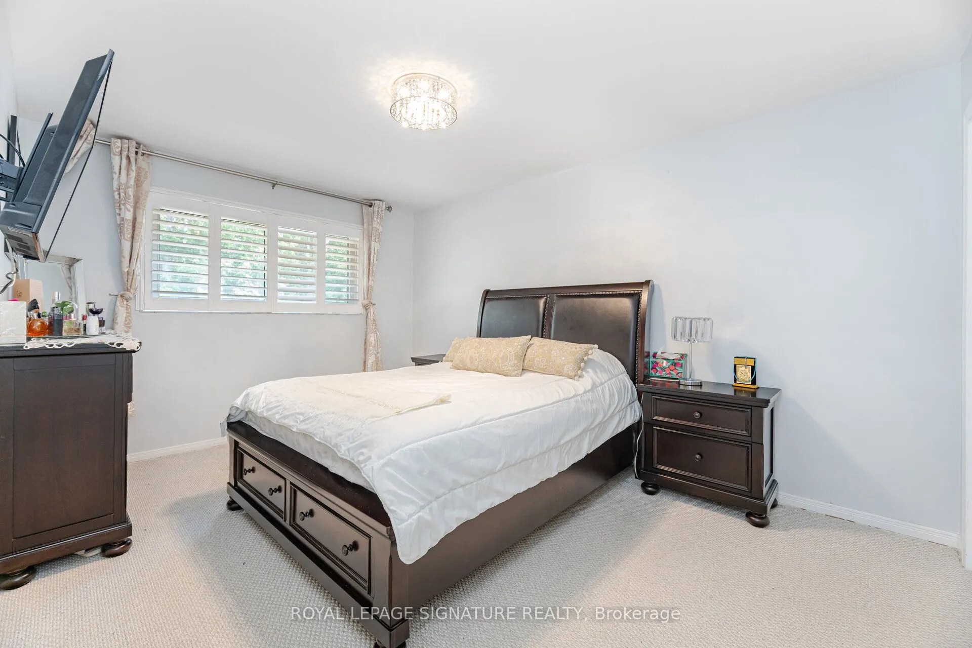 574 Antigua Crescent