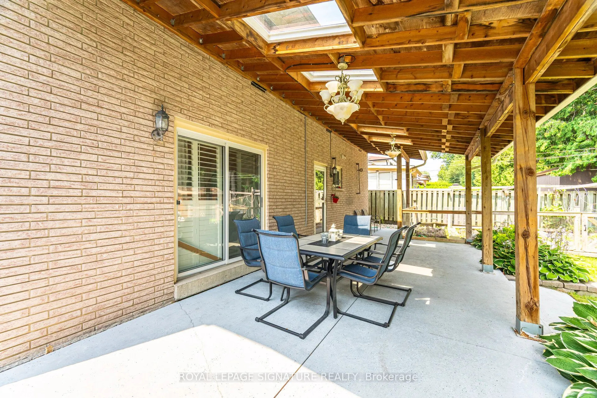 574 Antigua Crescent