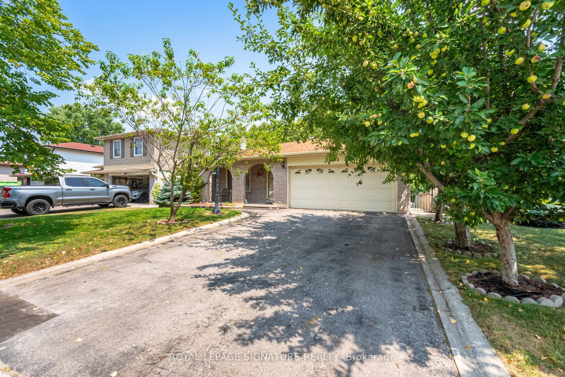 574 Antigua Crescent