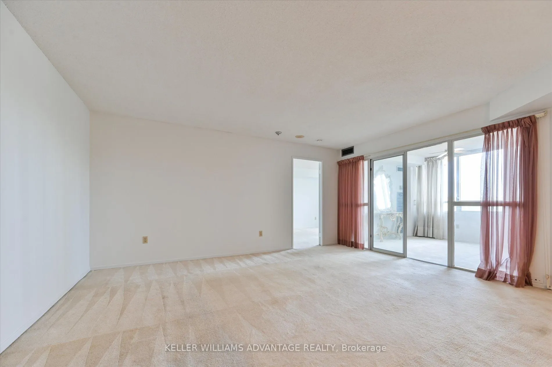 3050 Ellesmere Avenue, #501