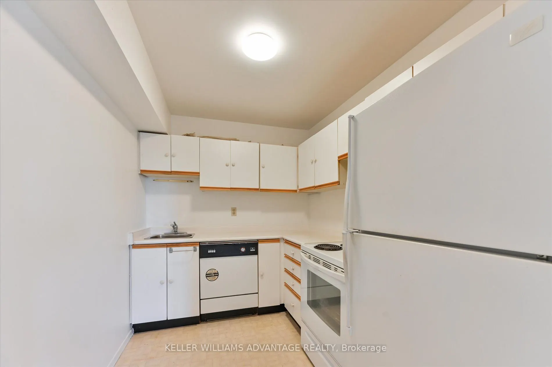 3050 Ellesmere Avenue, #501