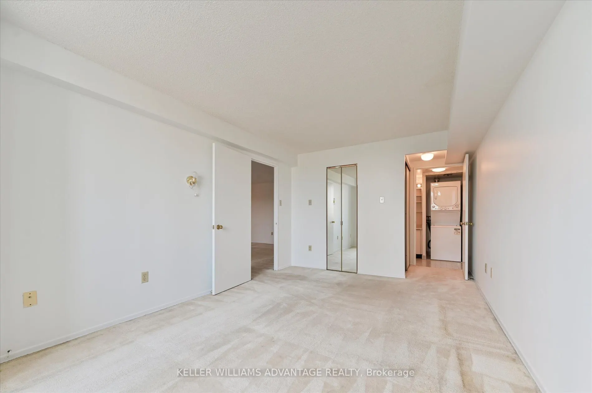 3050 Ellesmere Avenue, #501