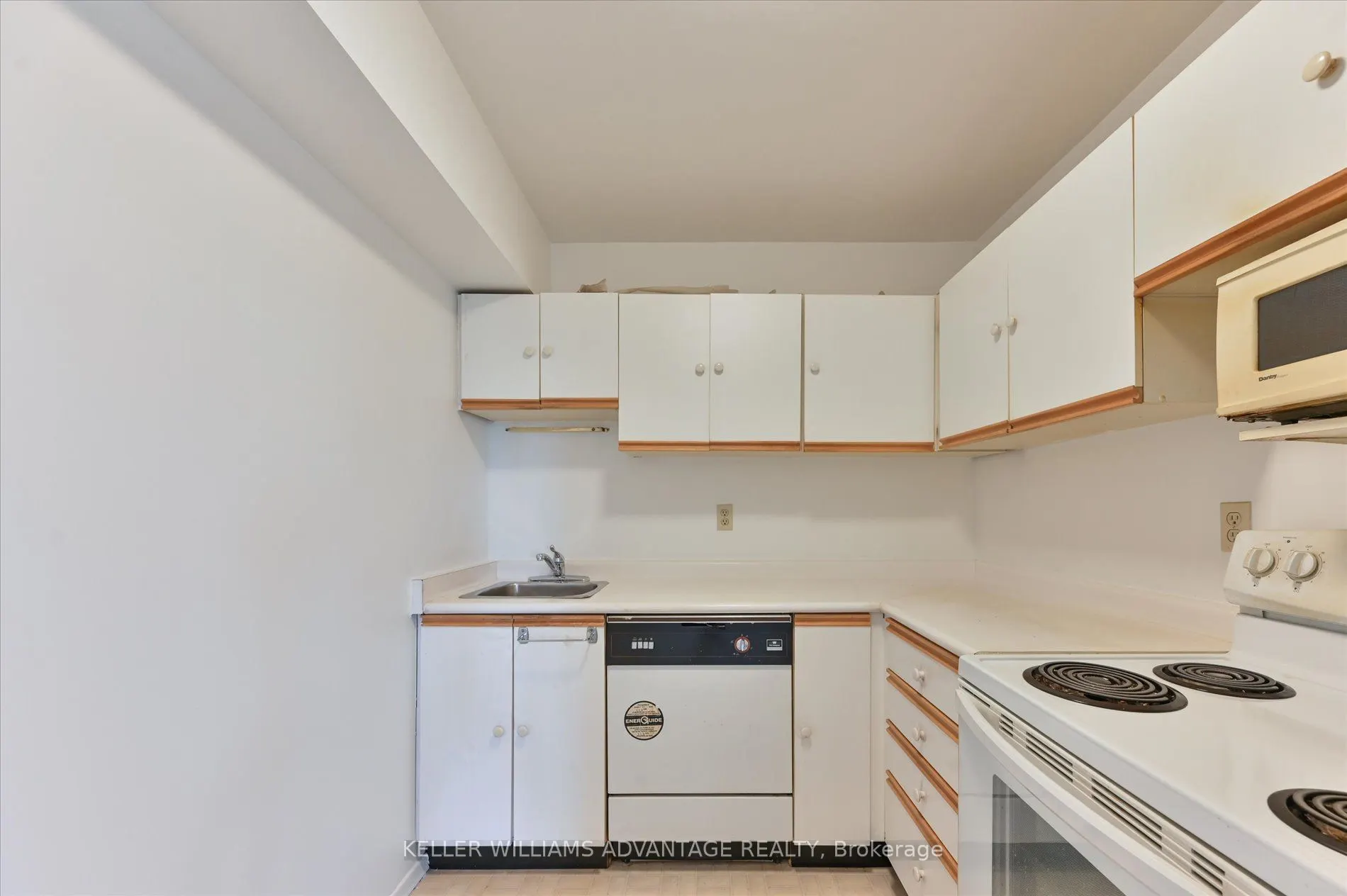 3050 Ellesmere Avenue, #501