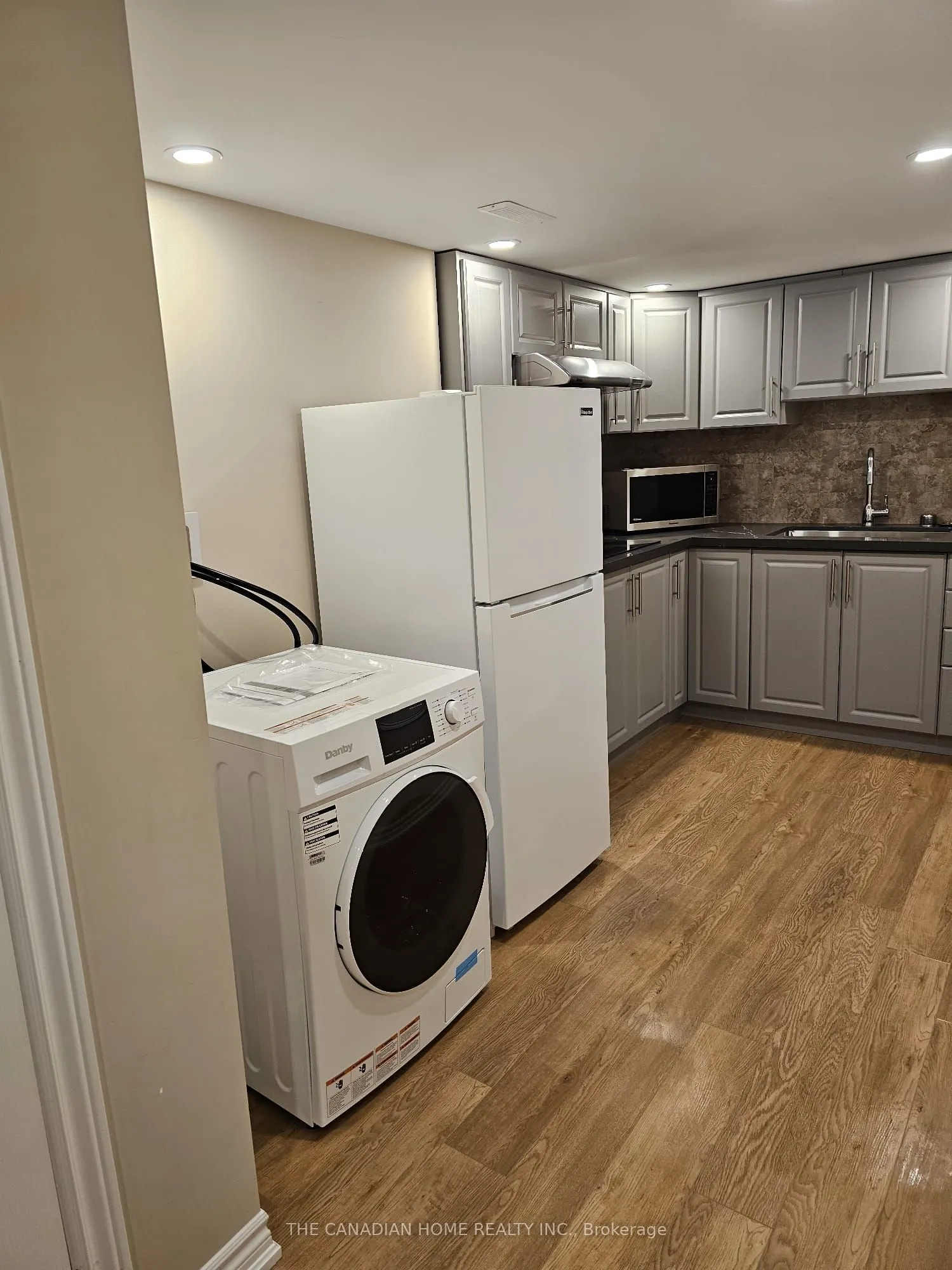 28 Whitefoot Crescent, #BASEMENT