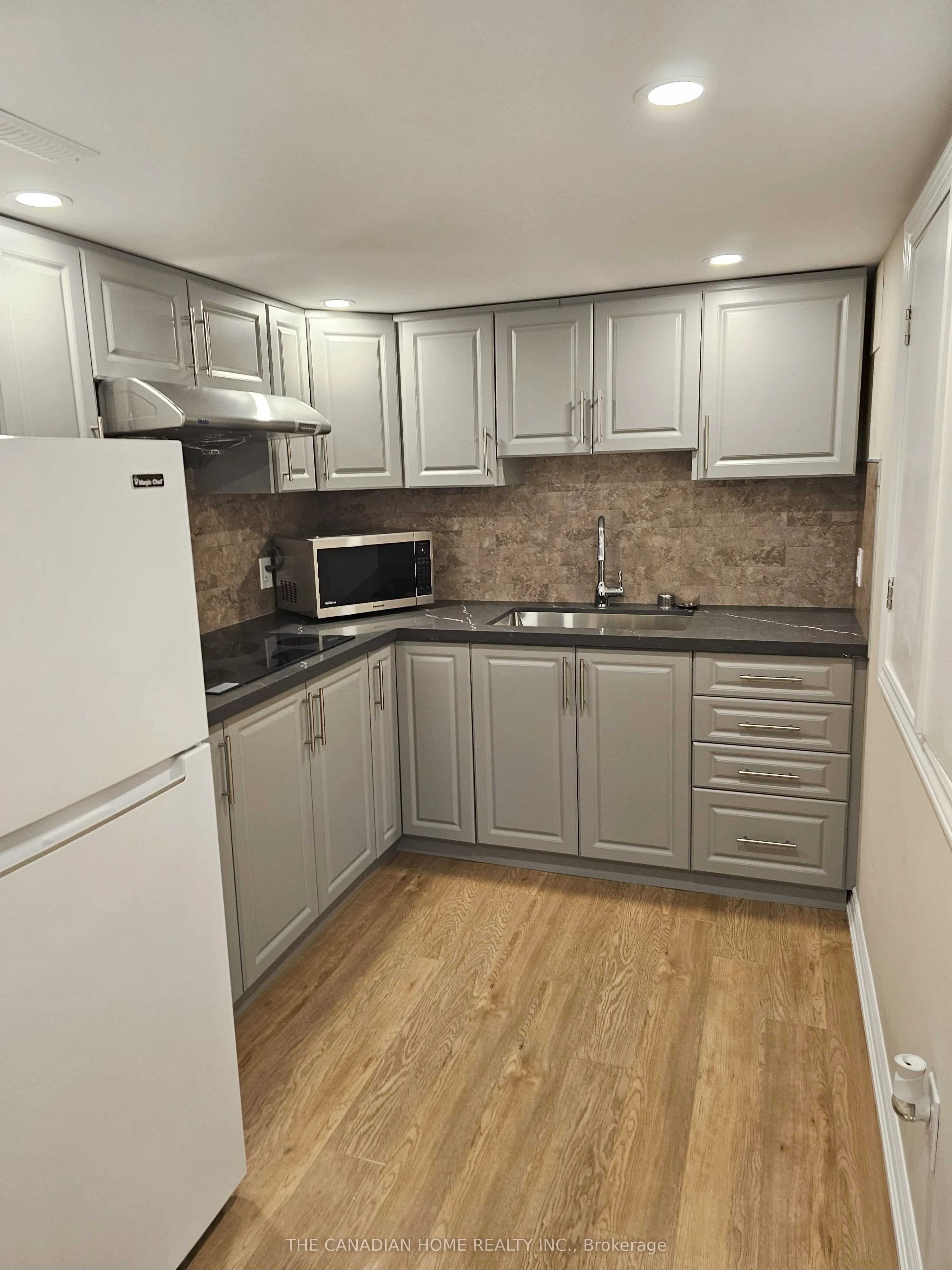28 Whitefoot Crescent, #BASEMENT