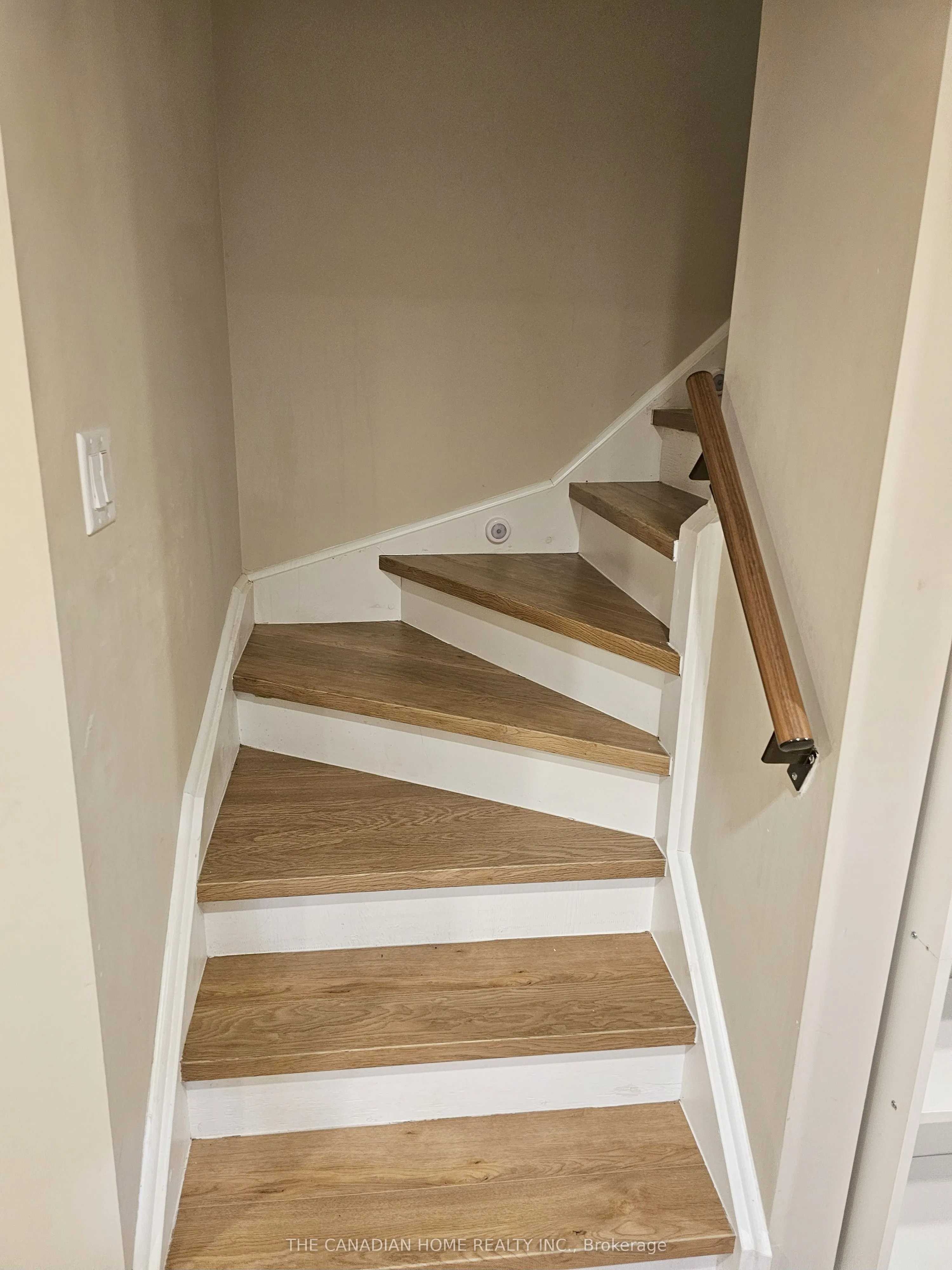 28 Whitefoot Crescent, #BASEMENT