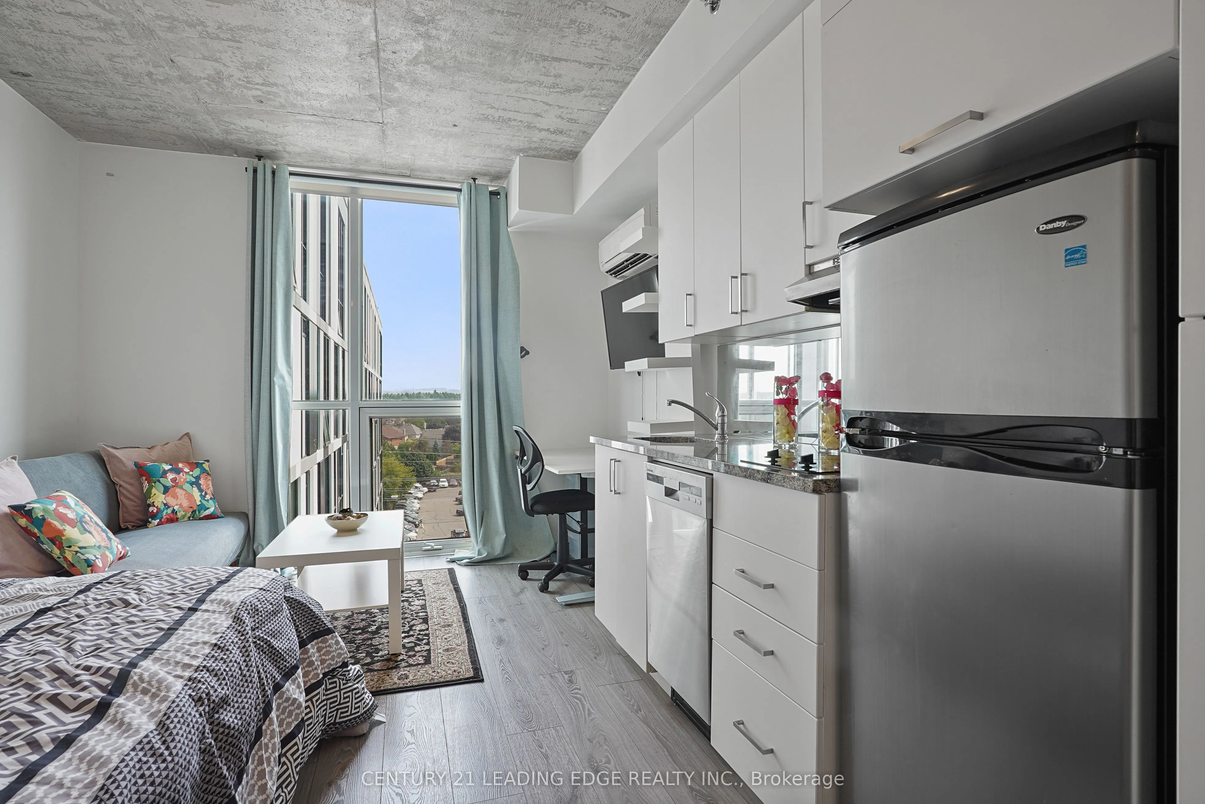 1900 Simcoe Street N, #701