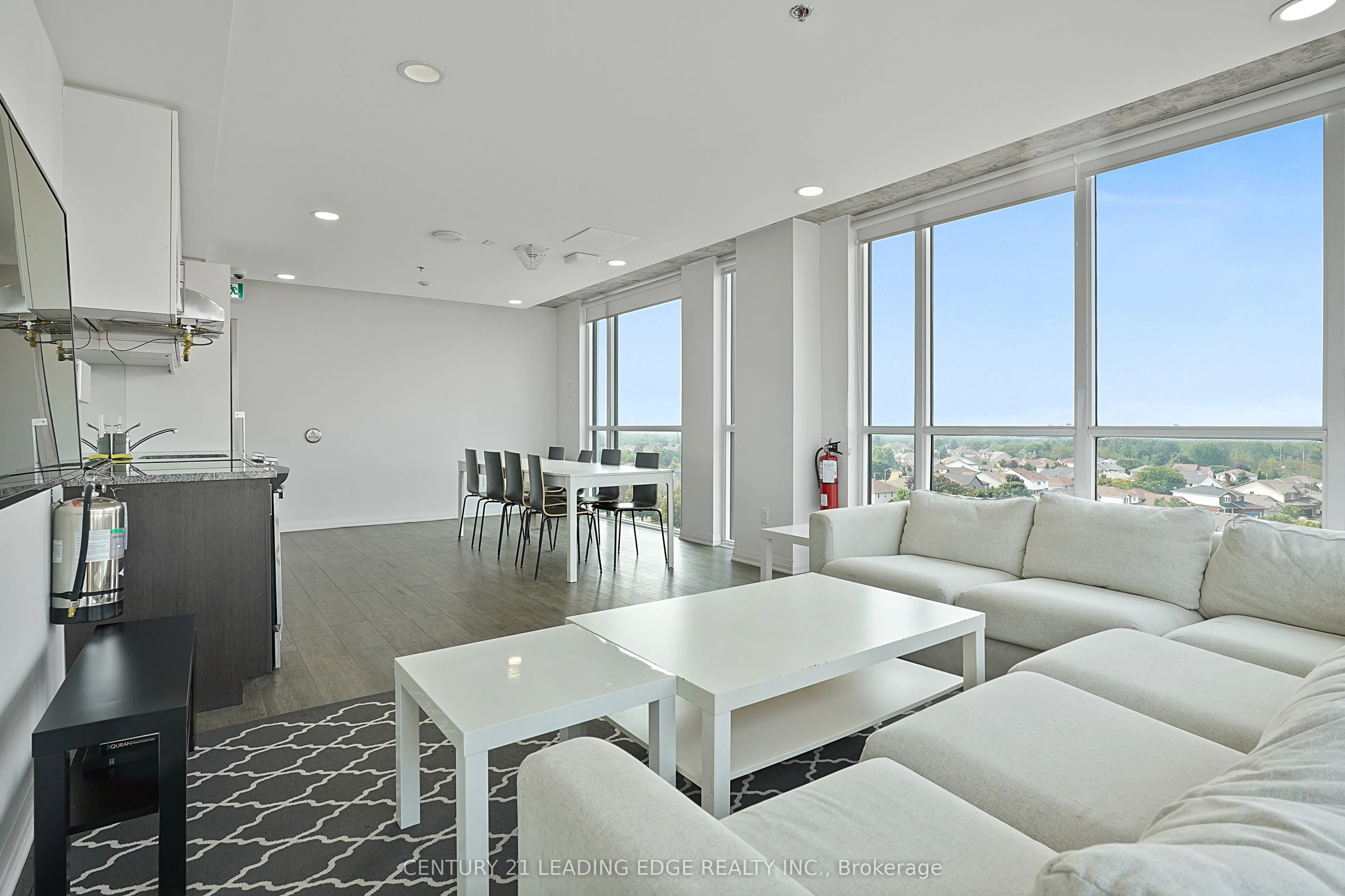 1900 Simcoe Street N, #701