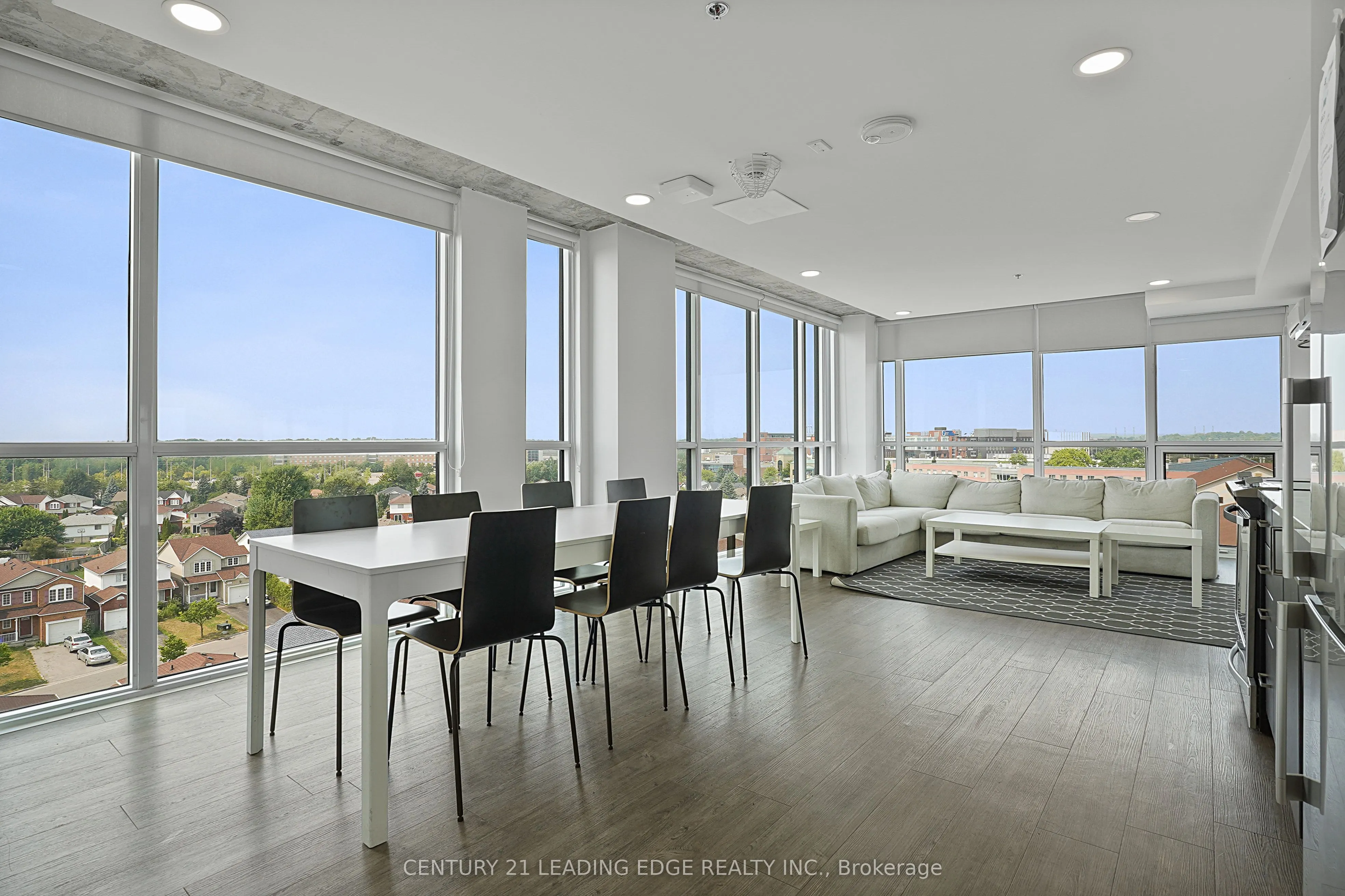 1900 Simcoe Street N, #701