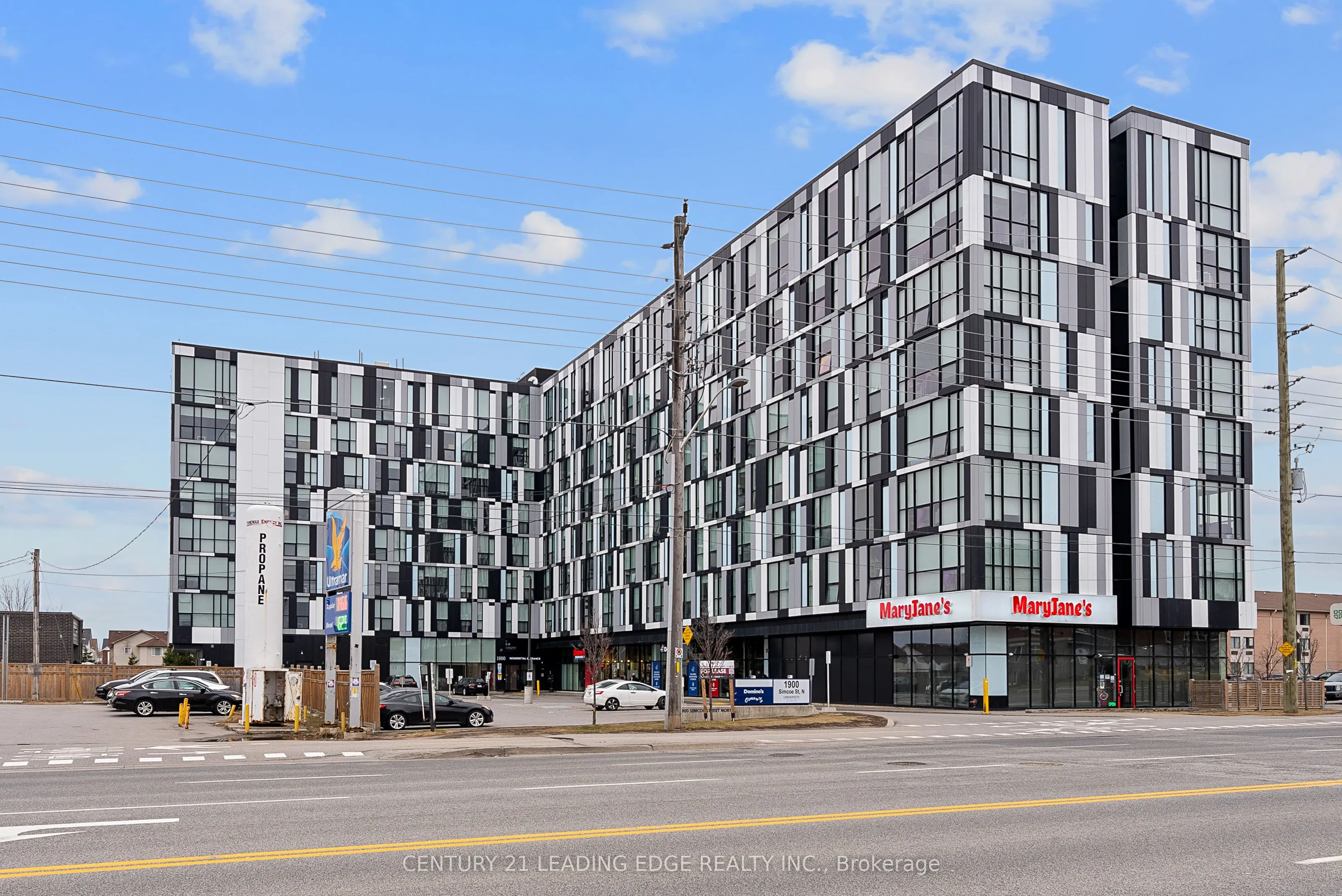 1900 Simcoe Street N, #701