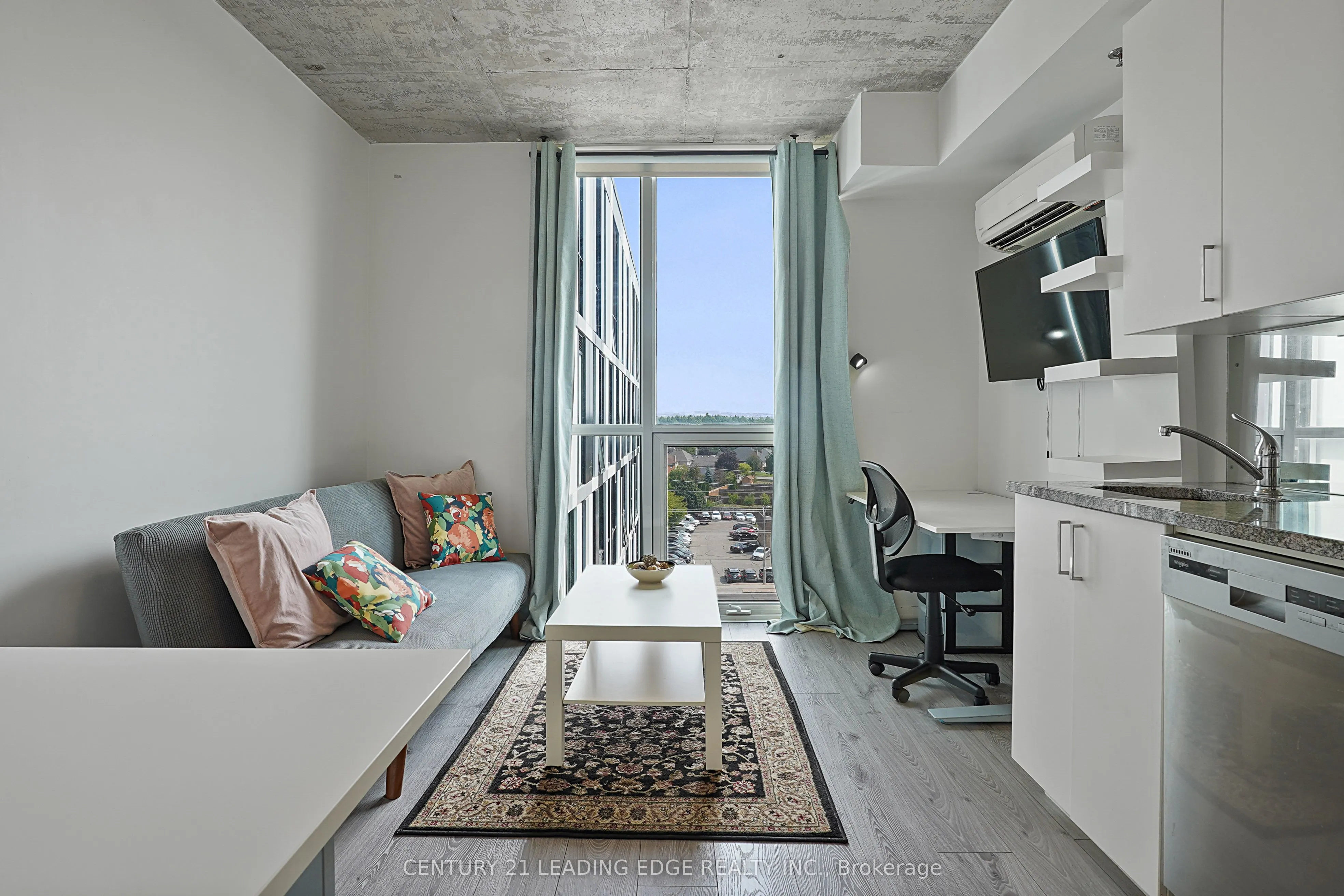 1900 Simcoe Street N, #701