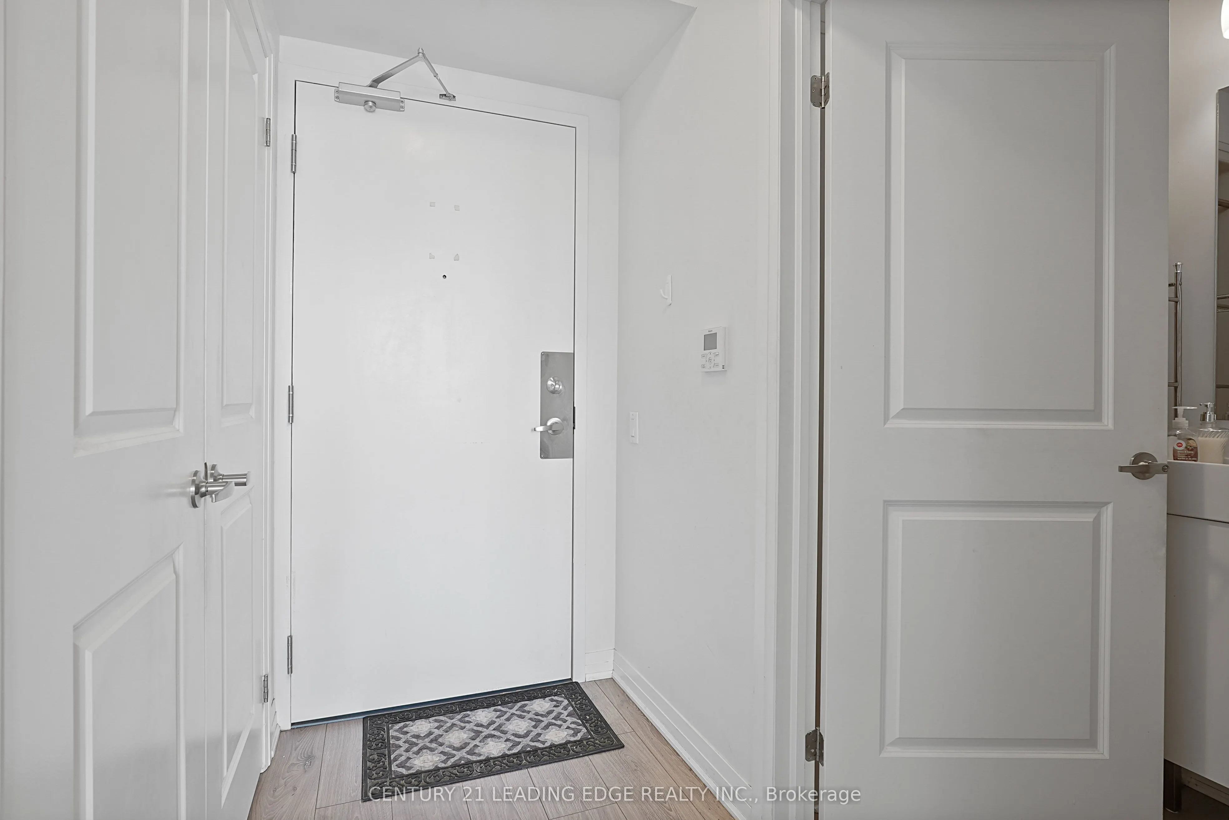 1900 Simcoe Street N, #701