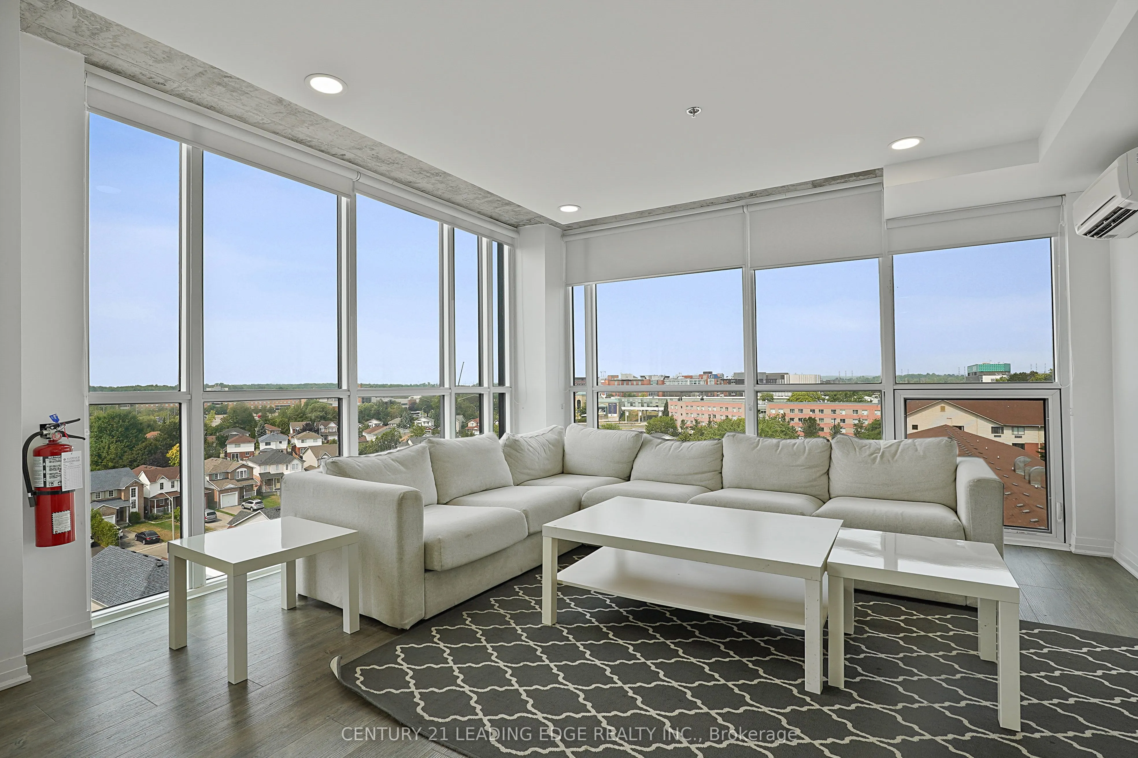 1900 Simcoe Street N, #701